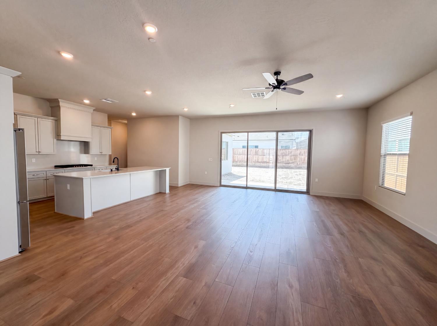 2246 N Marion Ave, Clovis, CA 93619