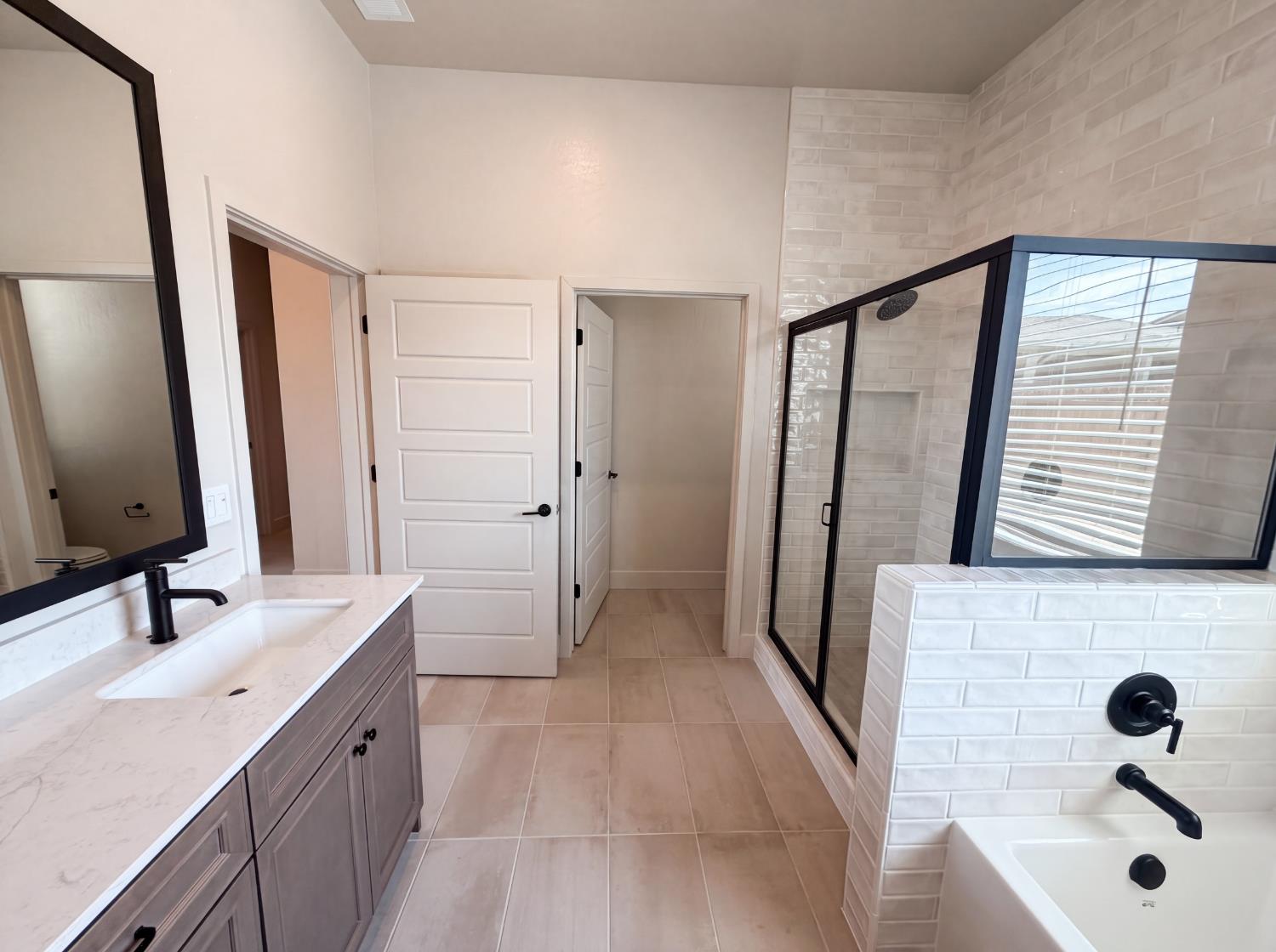 2246 N Marion Ave, Clovis, CA 93619
