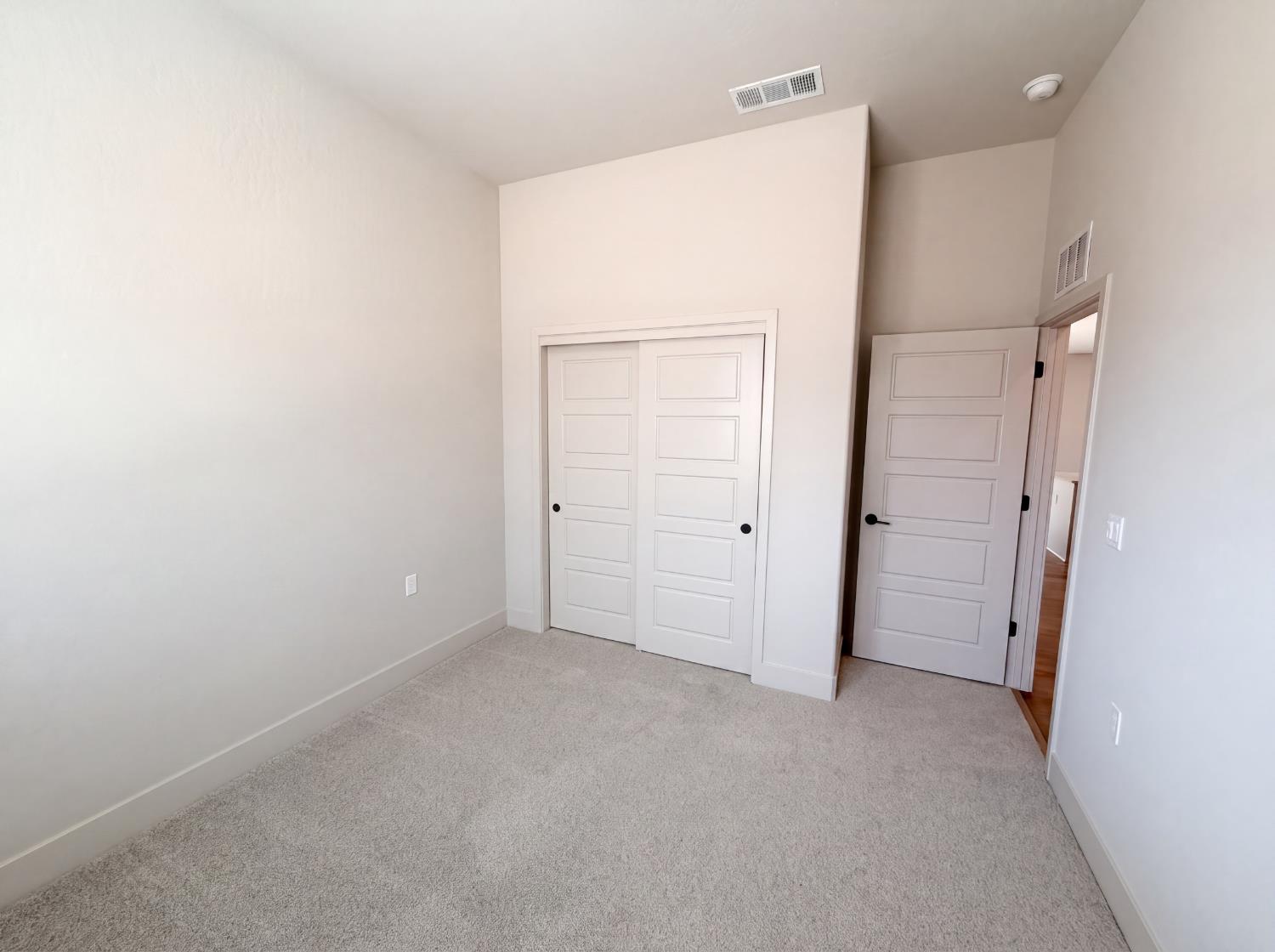 2246 N Marion Ave, Clovis, CA 93619