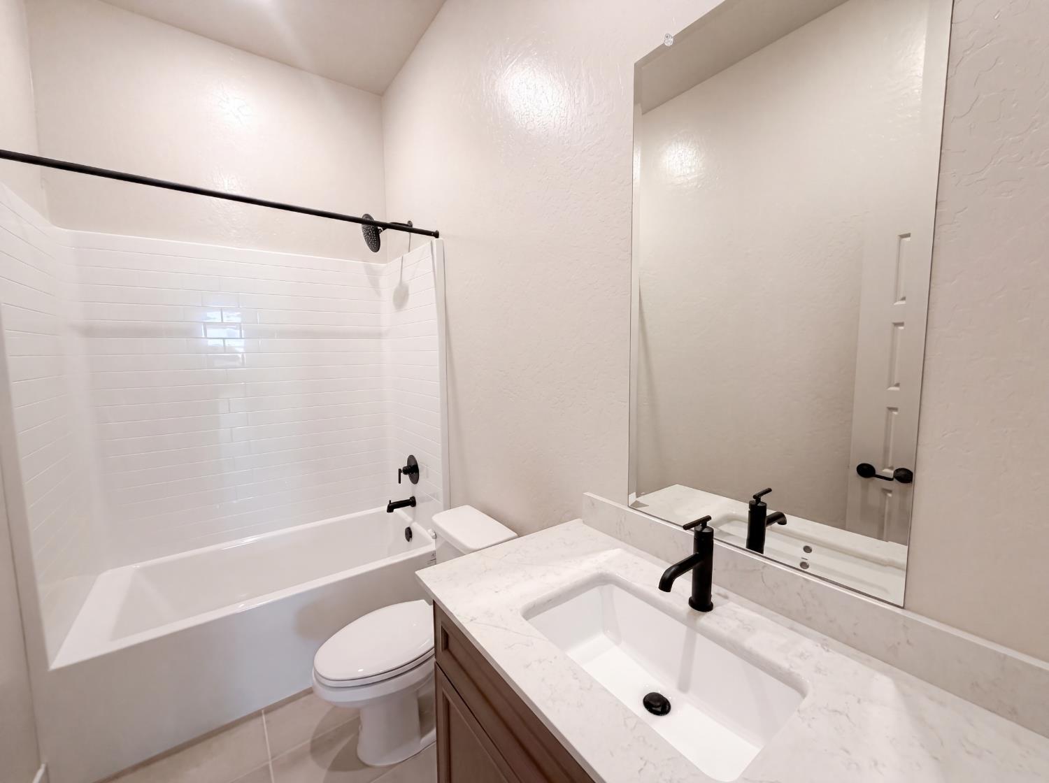 2246 N Marion Ave, Clovis, CA 93619