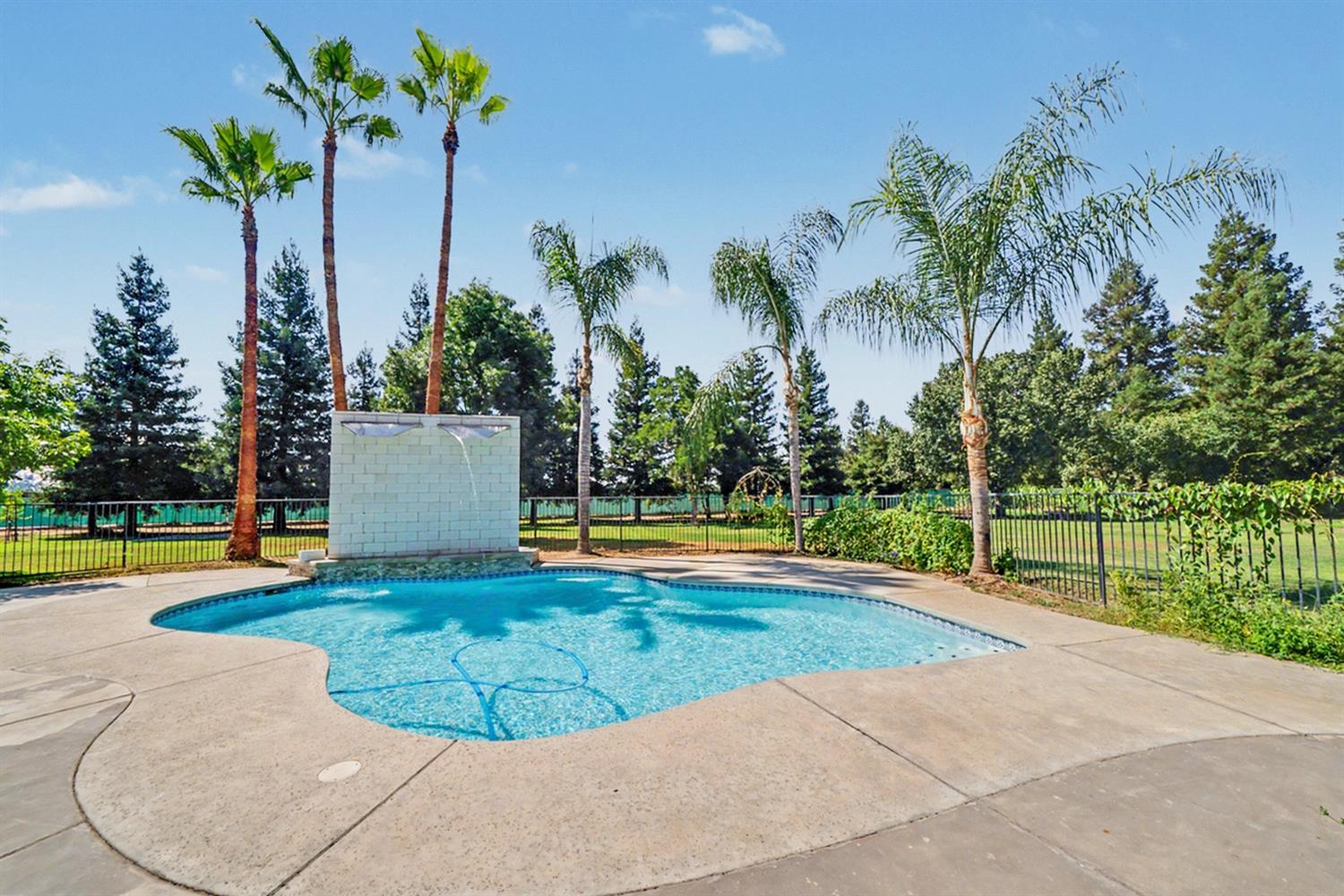 7879 E Garland Ave, Fresno, CA 93737