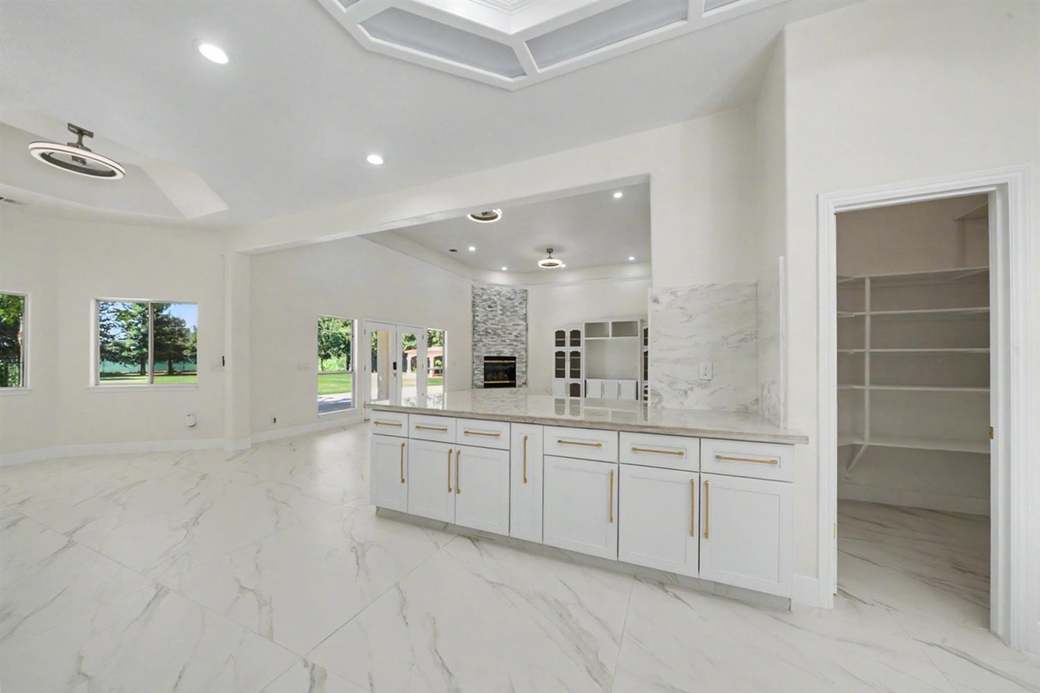 7879 E Garland Ave, Fresno, CA 93737
