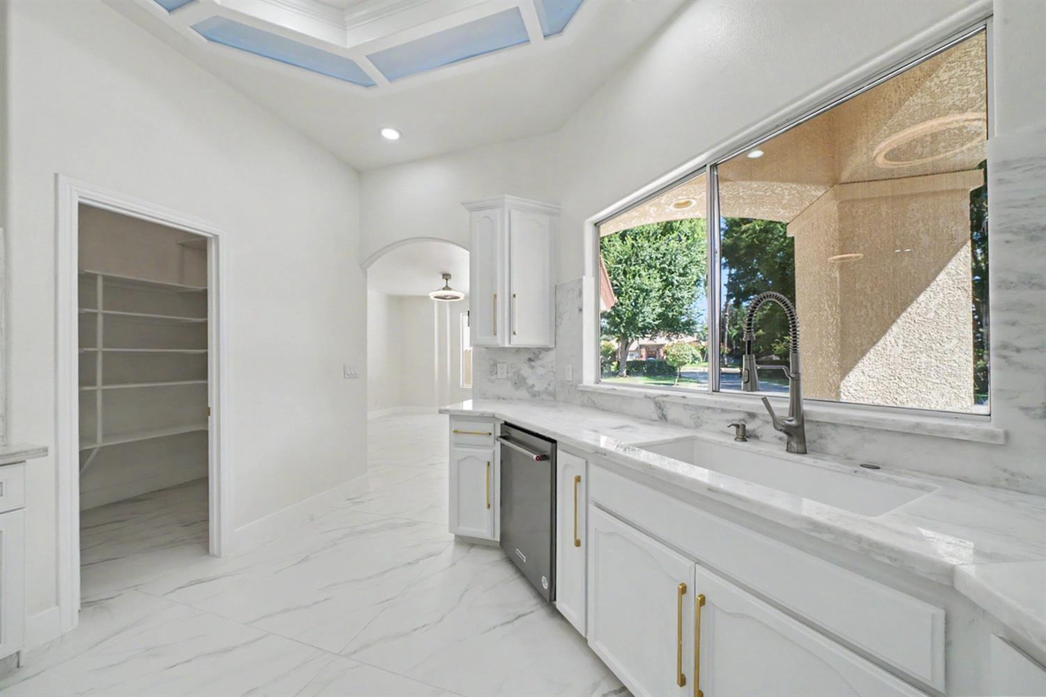 7879 E Garland Ave, Fresno, CA 93737