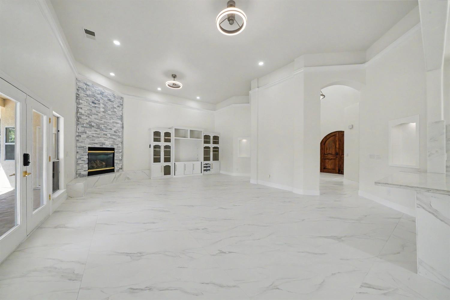 7879 E Garland Ave, Fresno, CA 93737