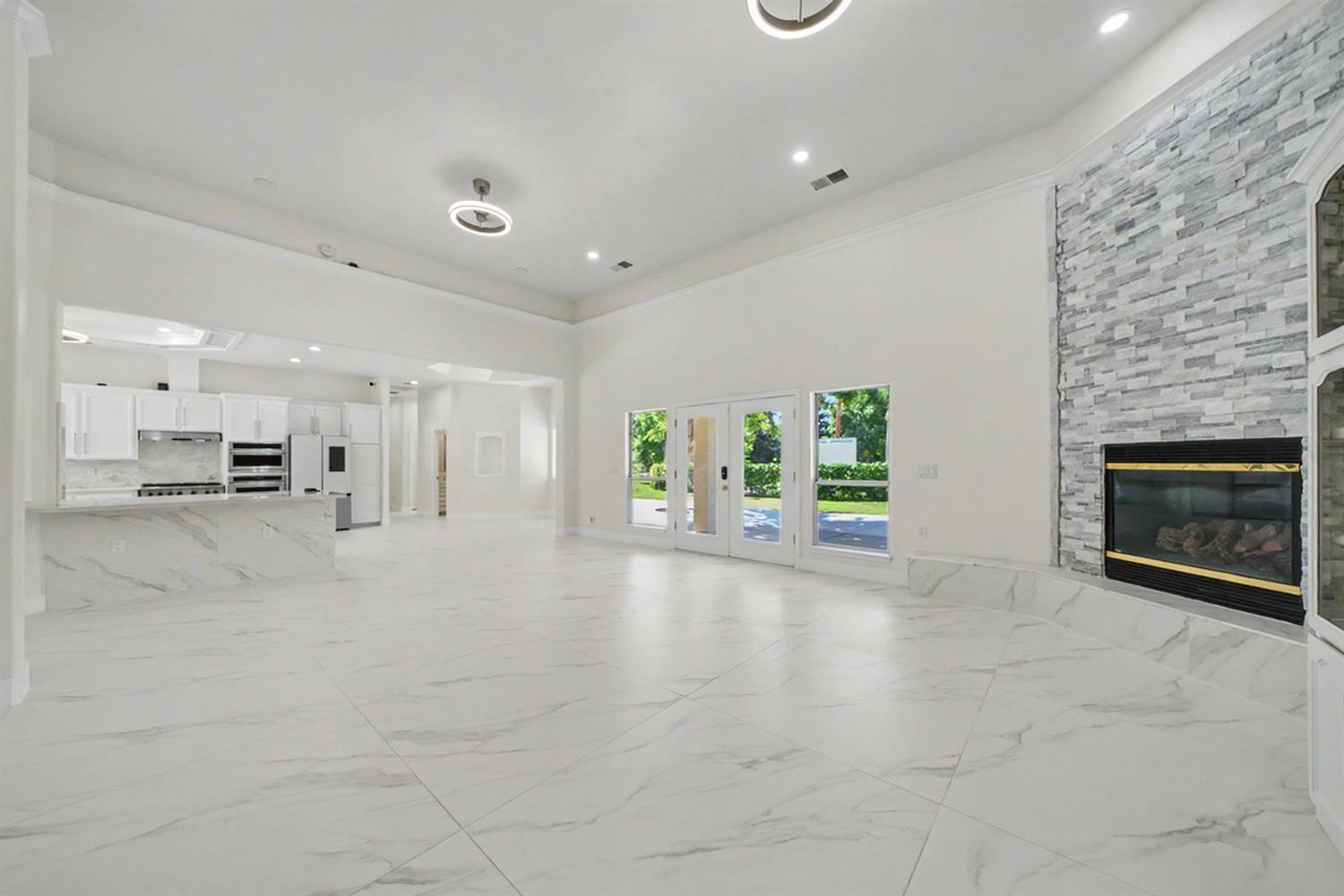 7879 E Garland Ave, Fresno, CA 93737