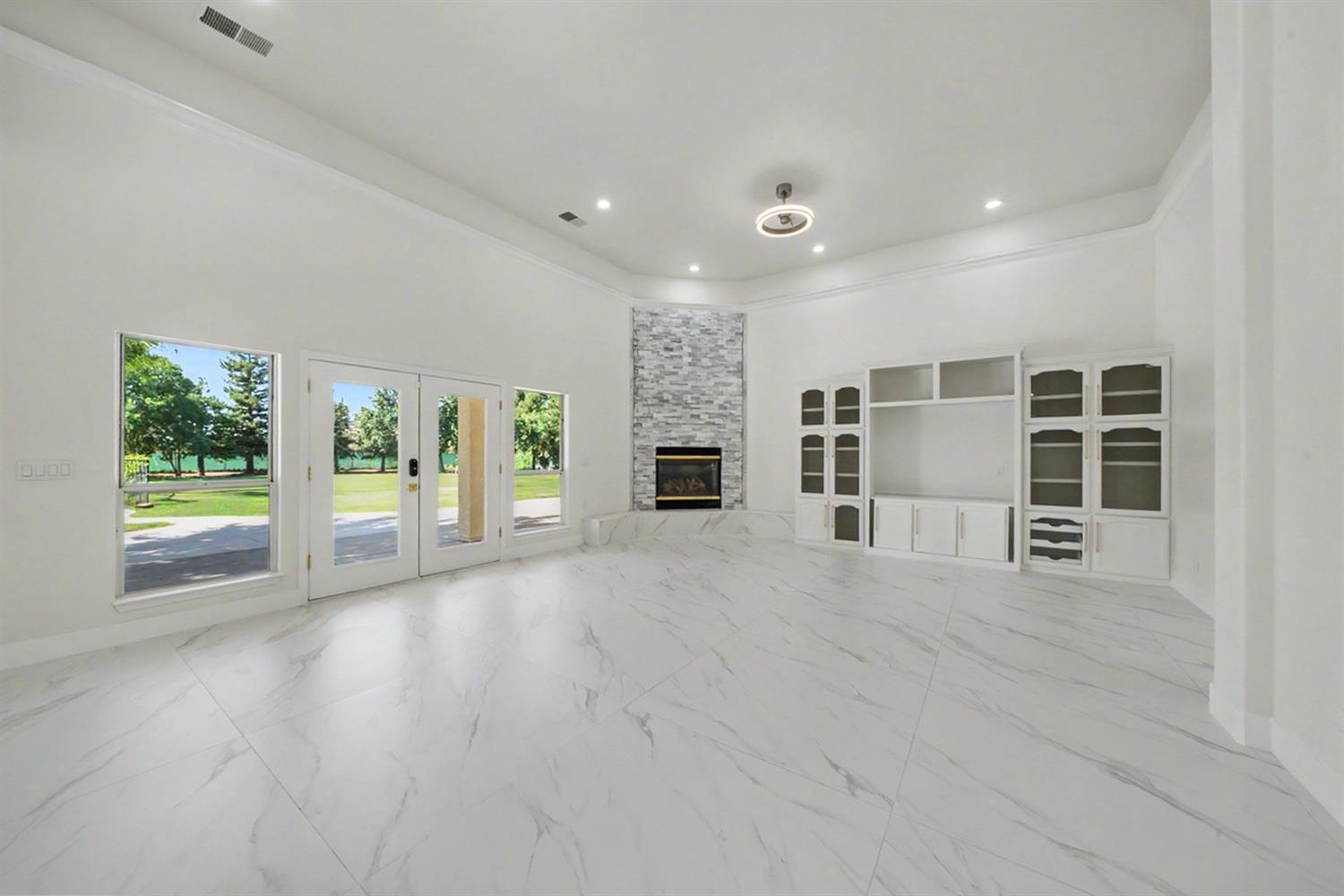 7879 E Garland Ave, Fresno, CA 93737
