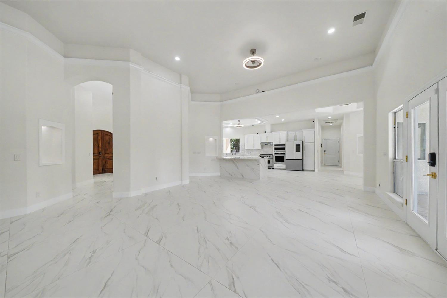7879 E Garland Ave, Fresno, CA 93737