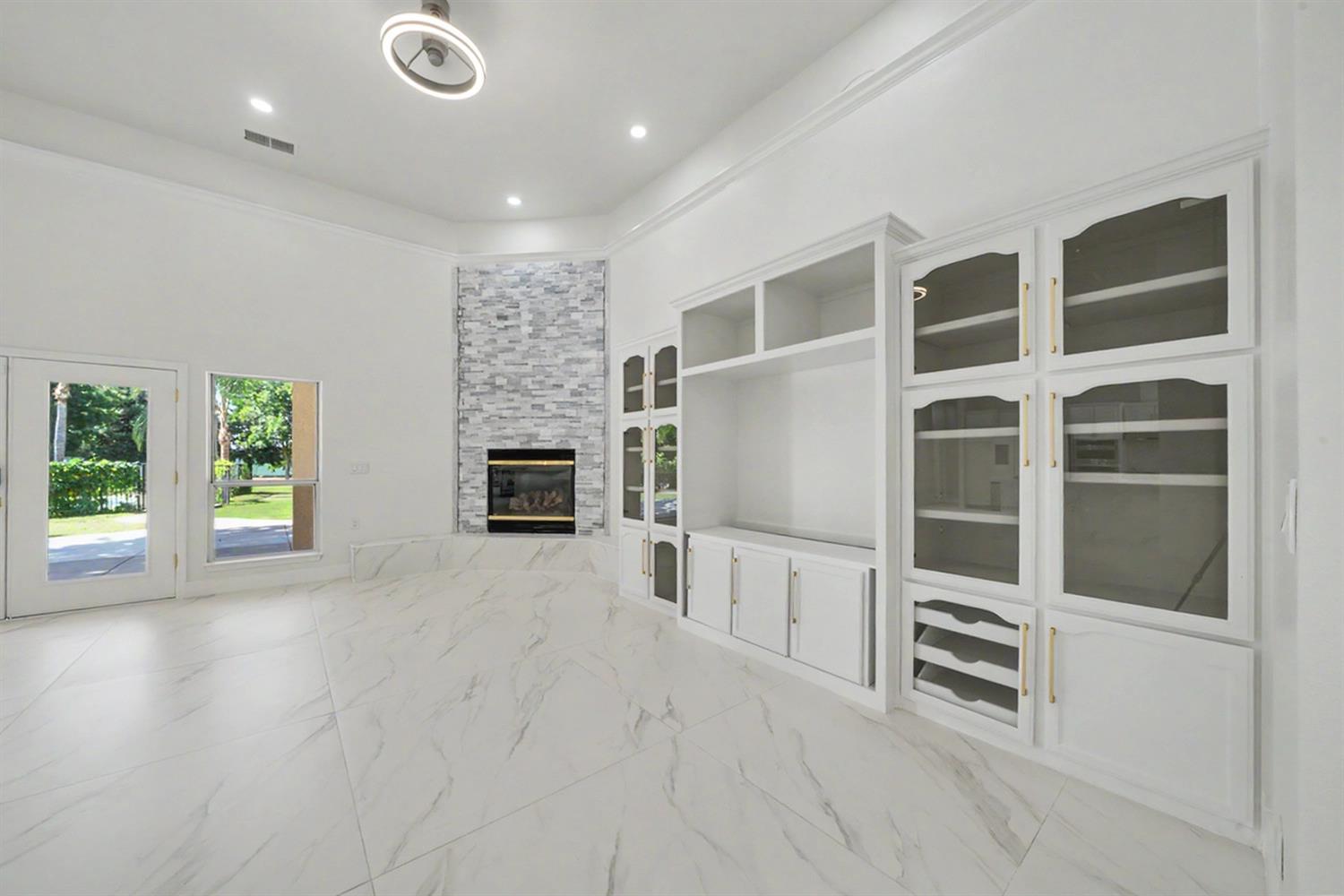 7879 E Garland Ave, Fresno, CA 93737