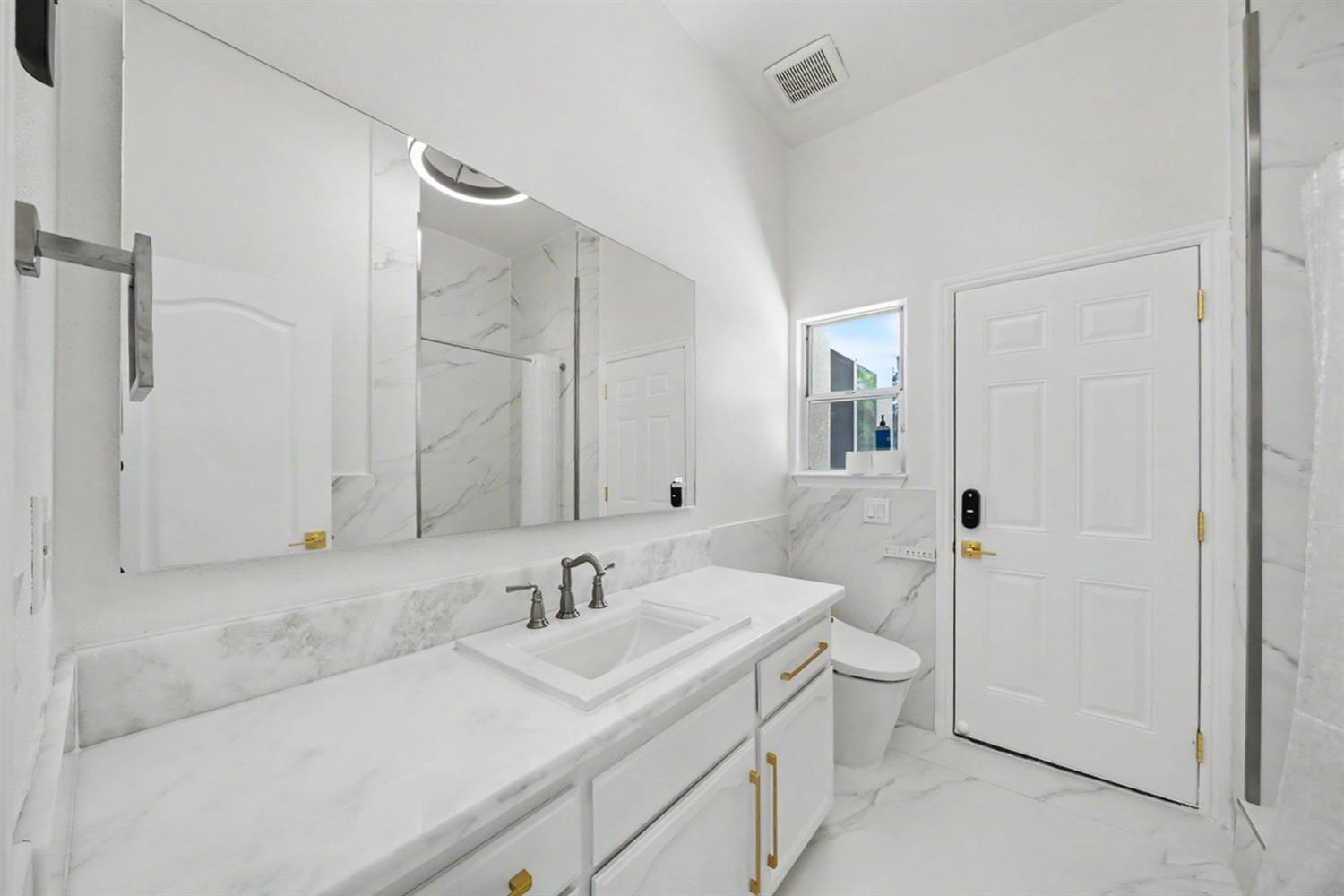 7879 E Garland Ave, Fresno, CA 93737