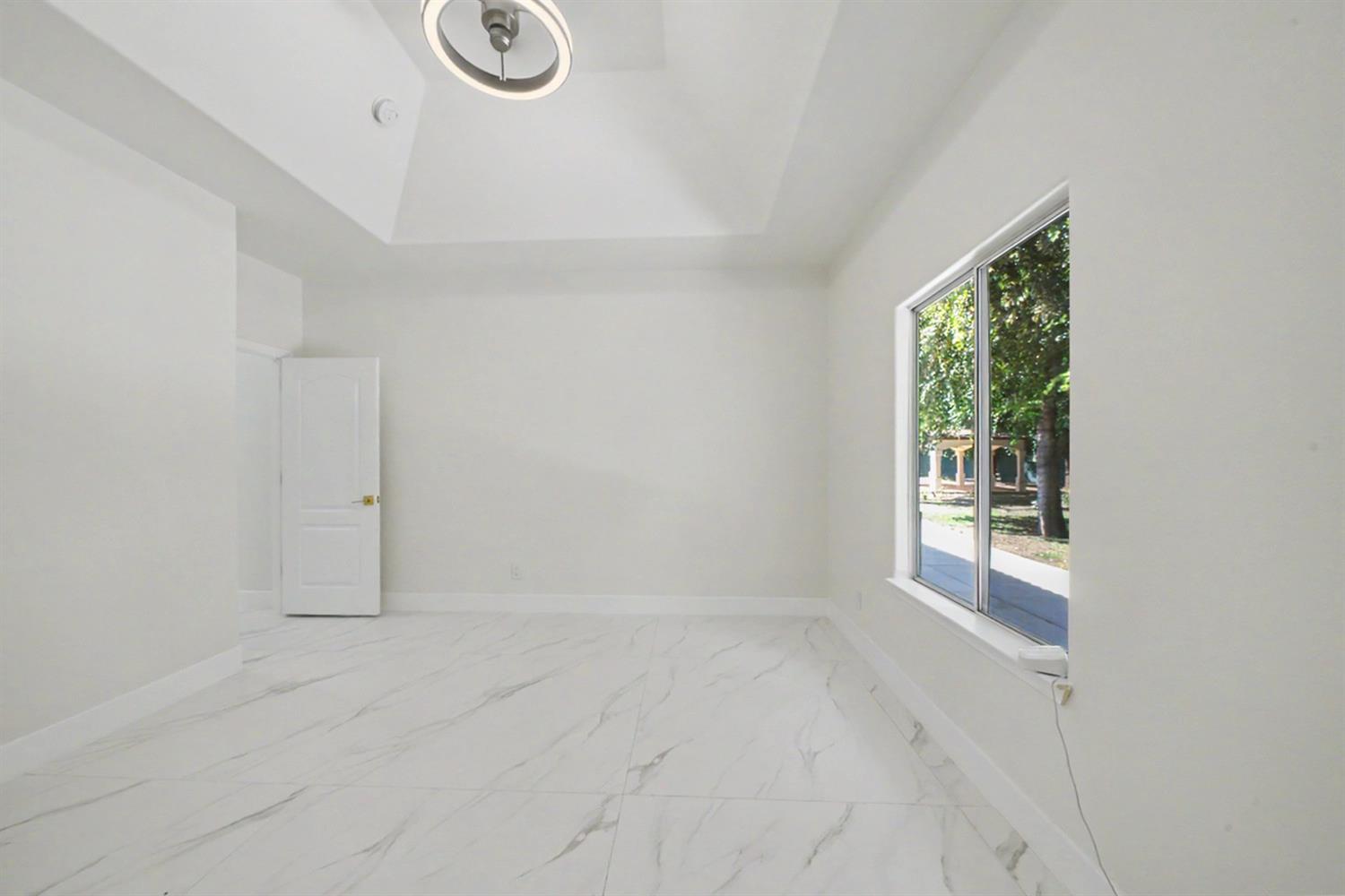 7879 E Garland Ave, Fresno, CA 93737