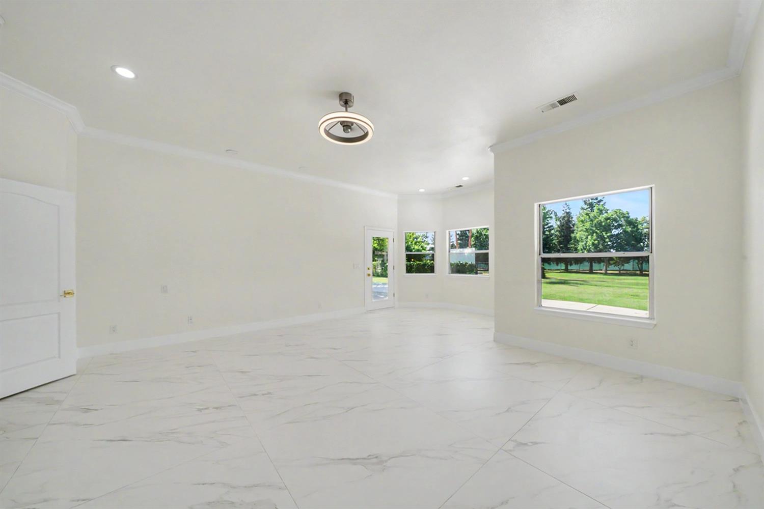 7879 E Garland Ave, Fresno, CA 93737