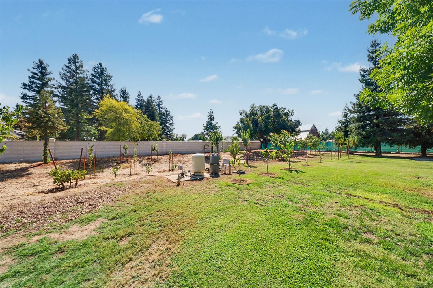 7879 E Garland Ave, Fresno, CA 93737