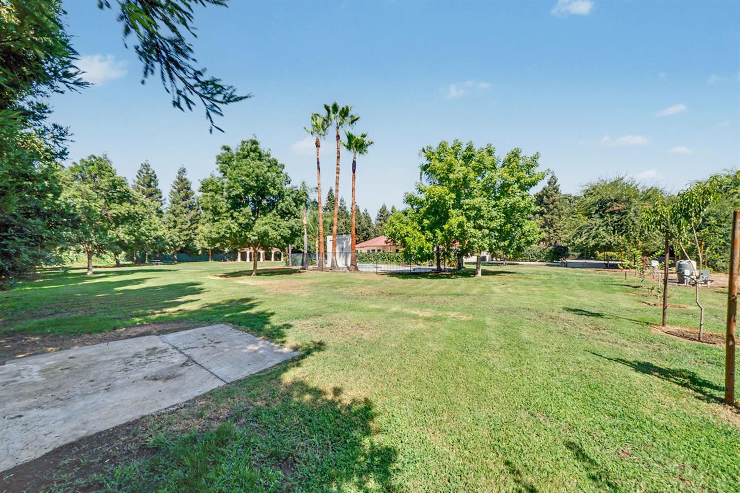 7879 E Garland Ave, Fresno, CA 93737