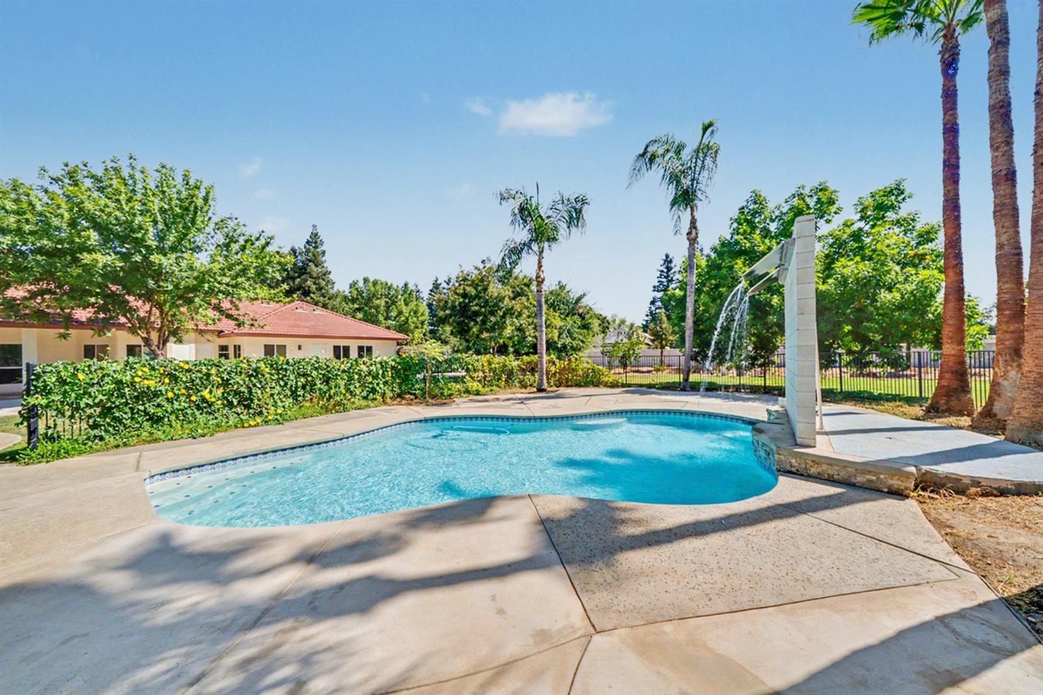 7879 E Garland Ave, Fresno, CA 93737