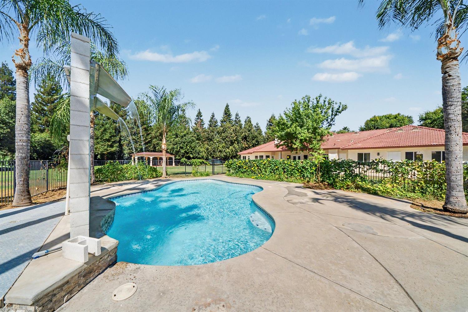 7879 E Garland Ave, Fresno, CA 93737