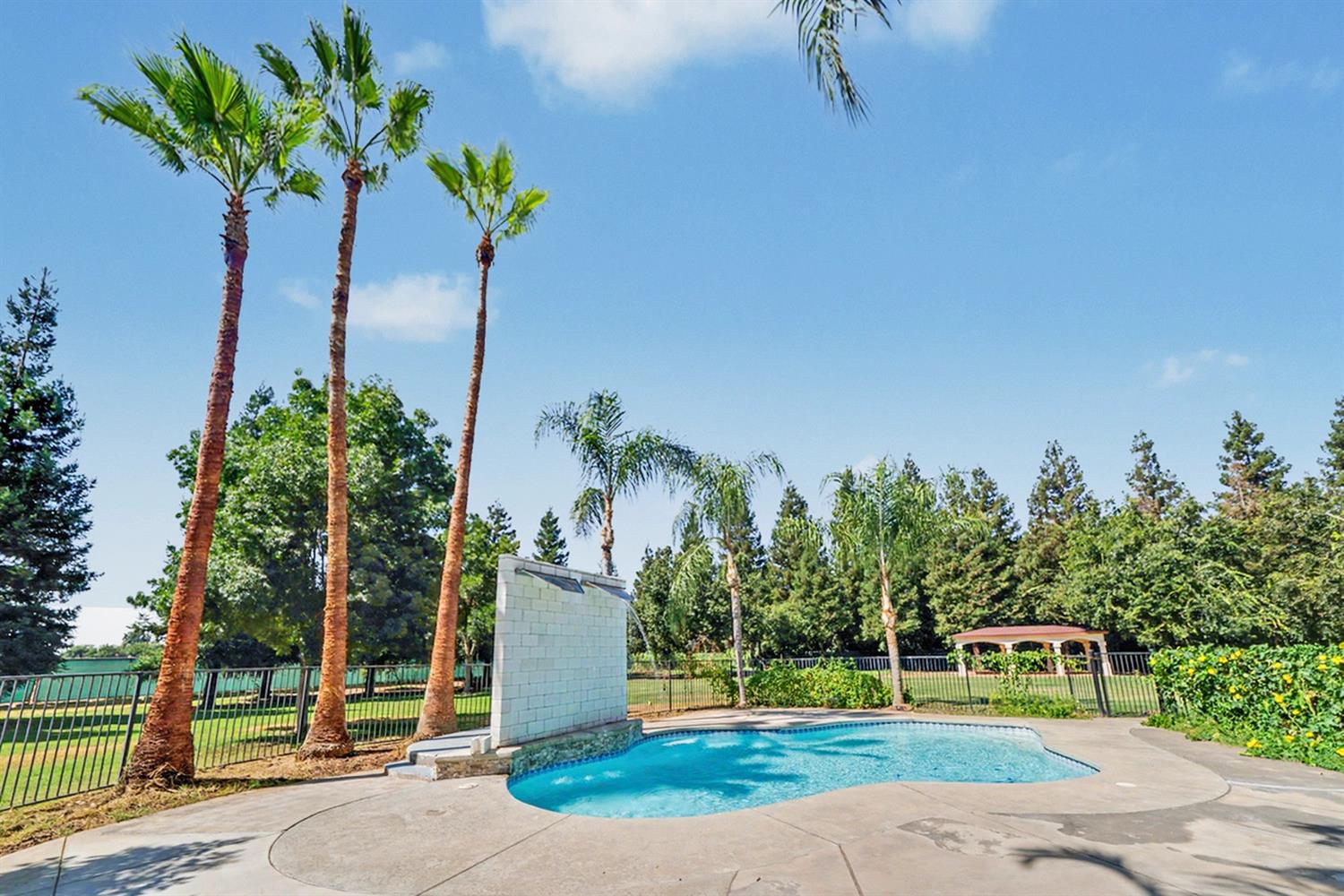 7879 E Garland Ave, Fresno, CA 93737