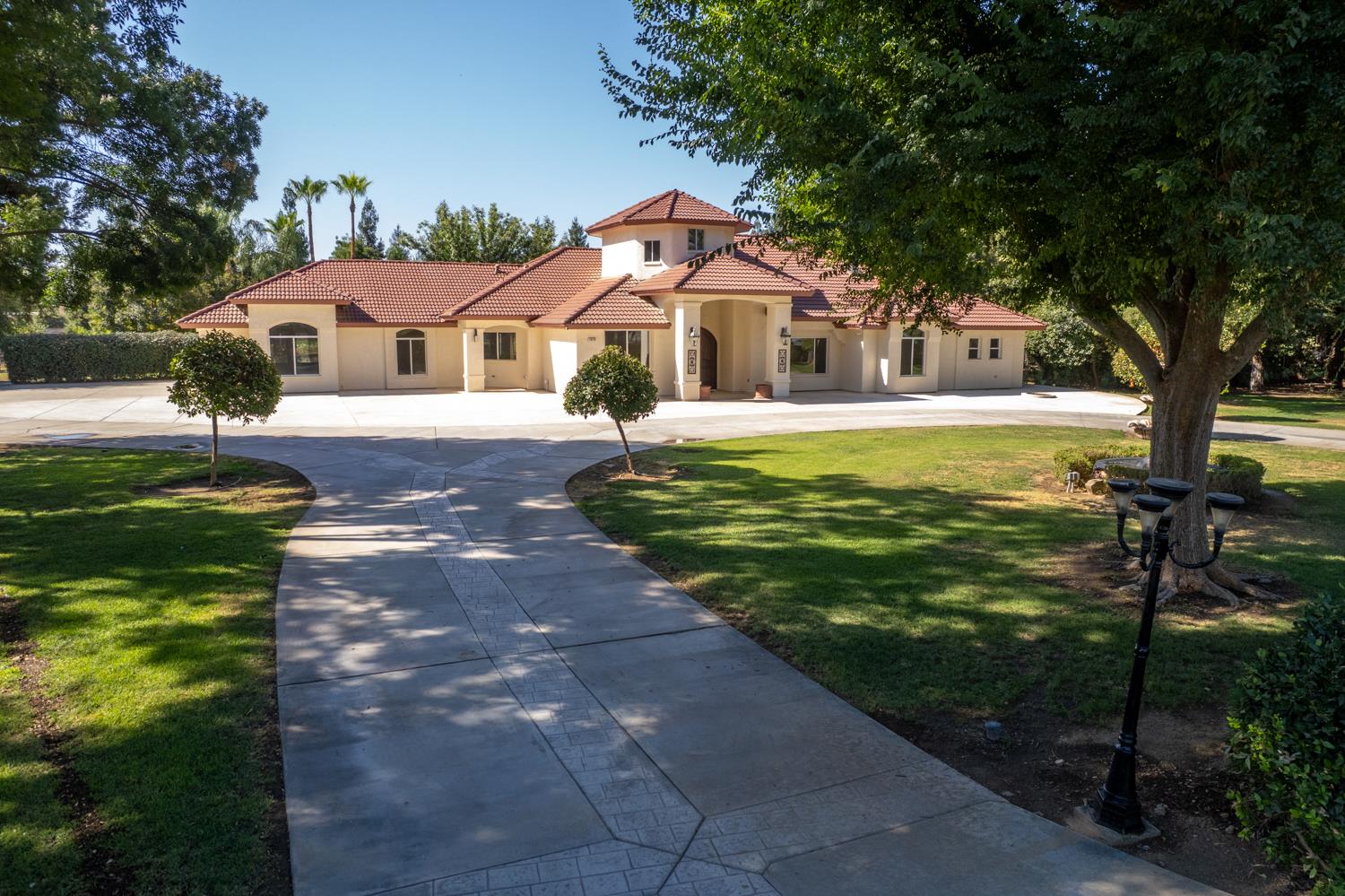 7879 E Garland Ave, Fresno, CA 93737