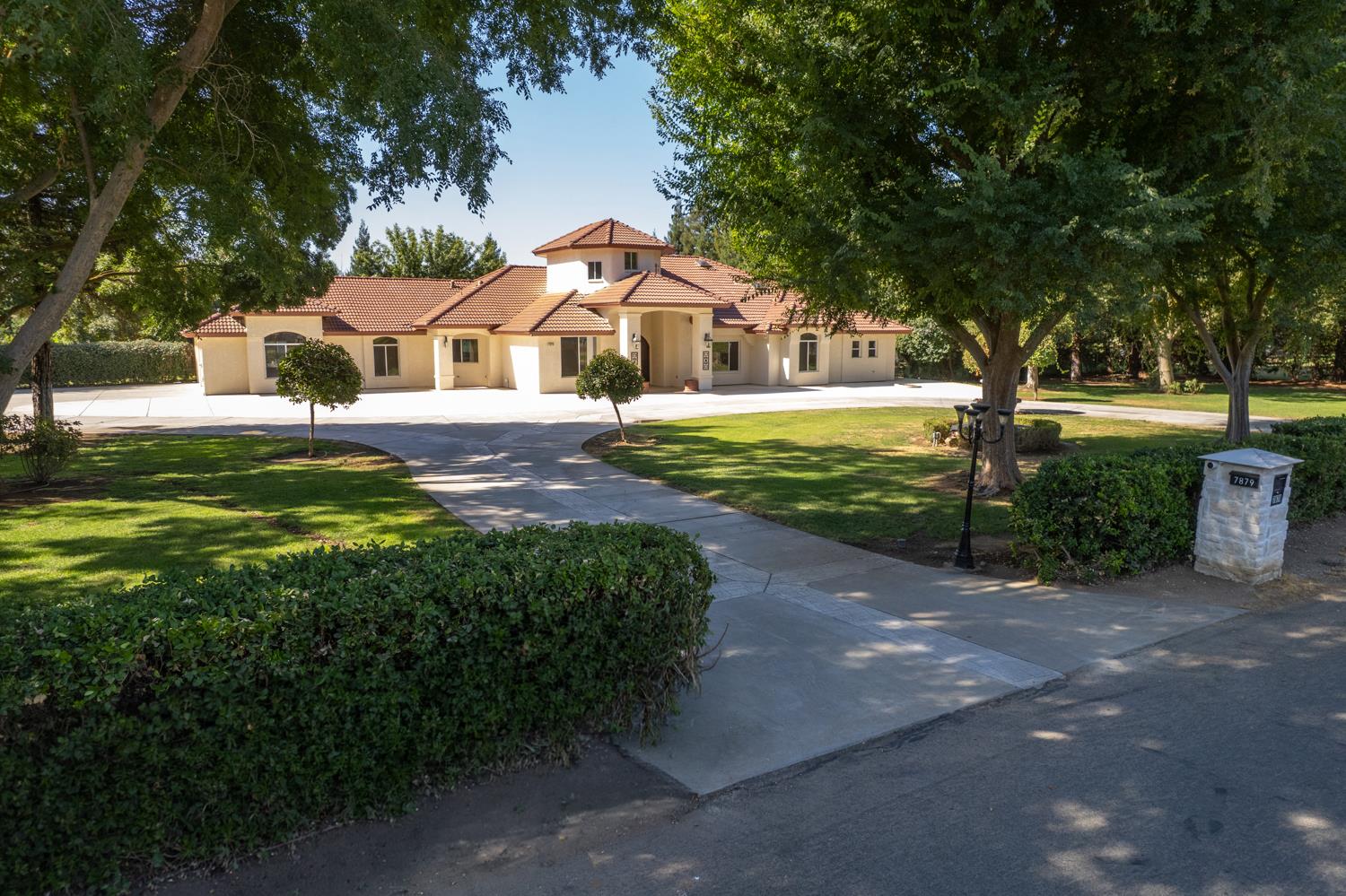 7879 E Garland Ave, Fresno, CA 93737