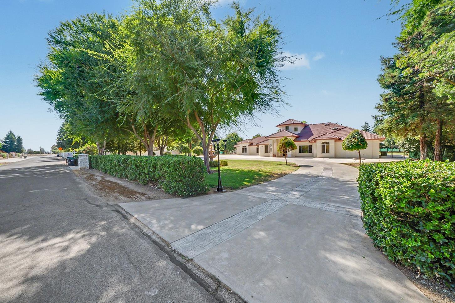 7879 E Garland Ave, Fresno, CA 93737