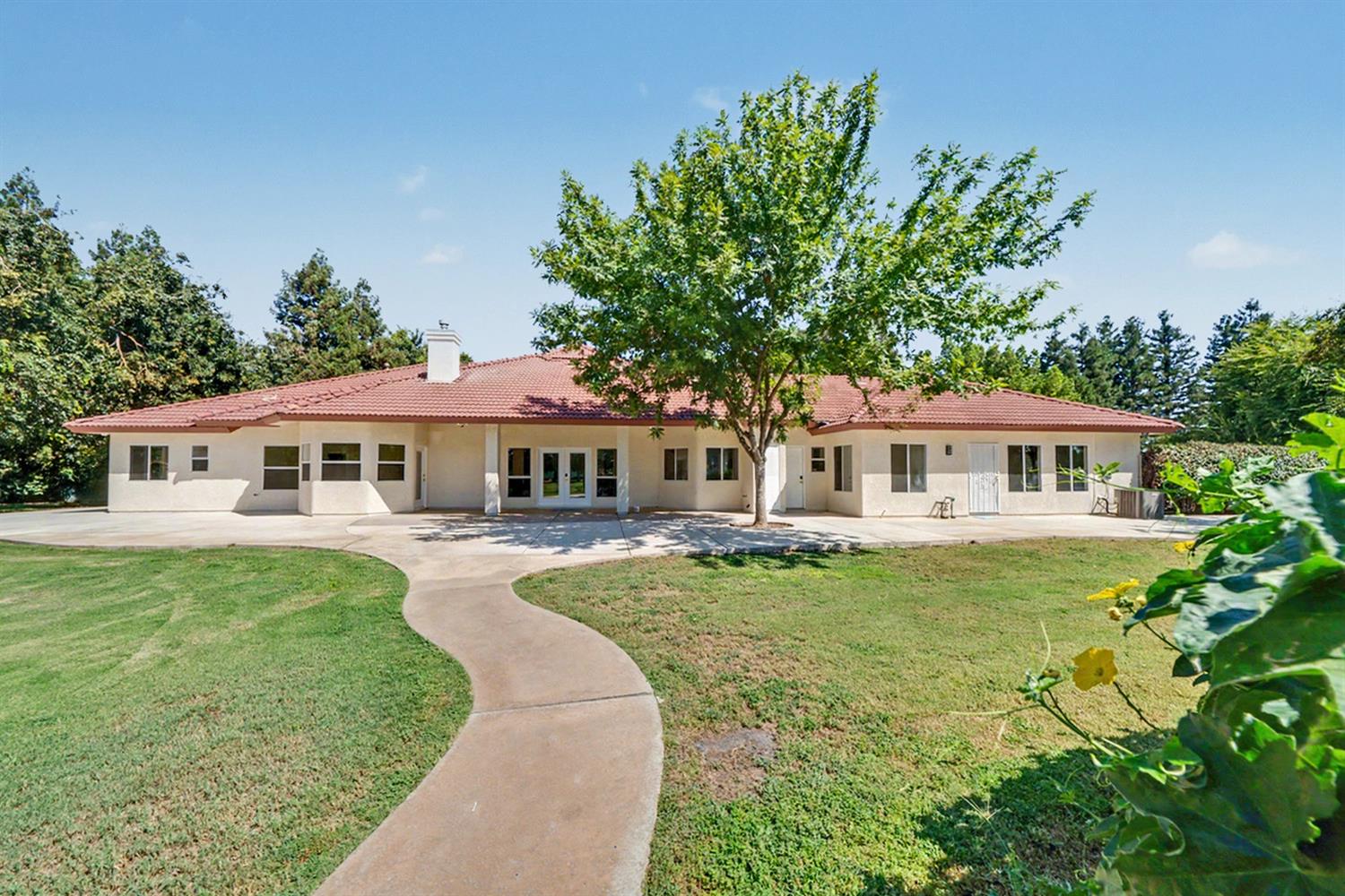 7879 E Garland Ave, Fresno, CA 93737