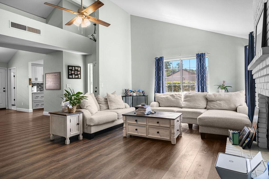 2253 Menlo Ave, Clovis, CA 93611