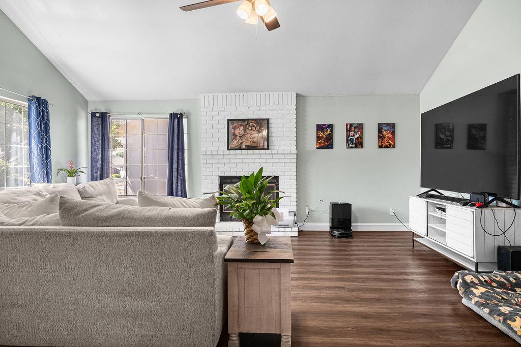 2253 Menlo Ave, Clovis, CA 93611