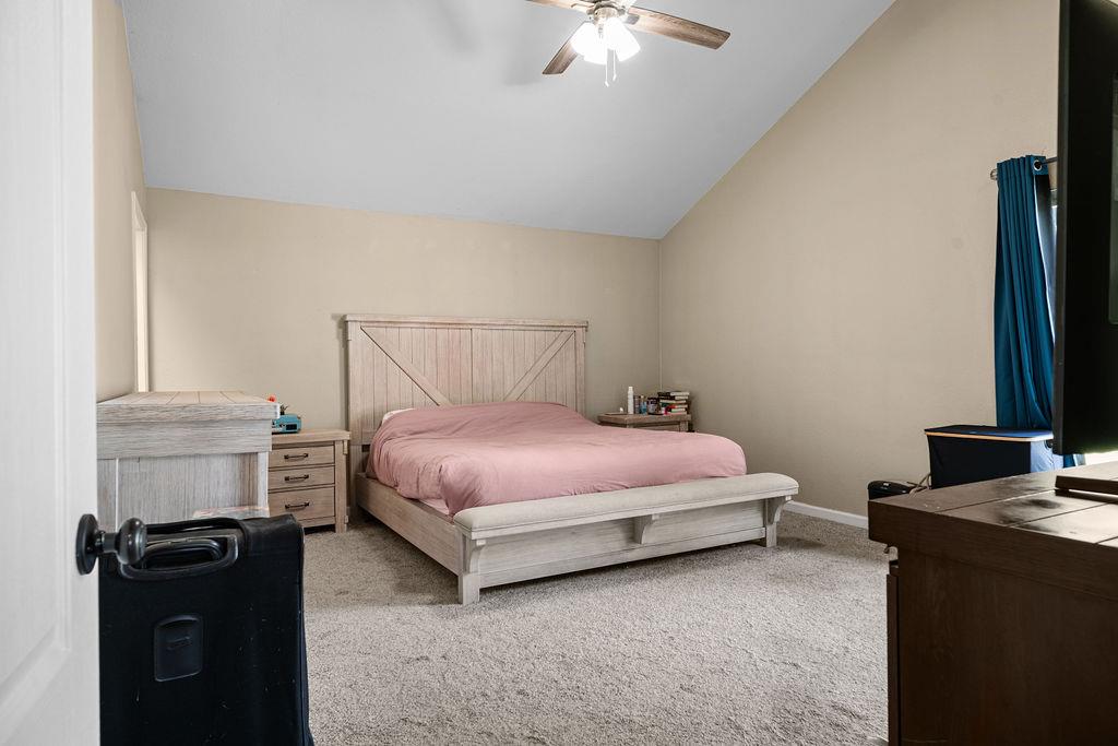 2253 Menlo Ave, Clovis, CA 93611