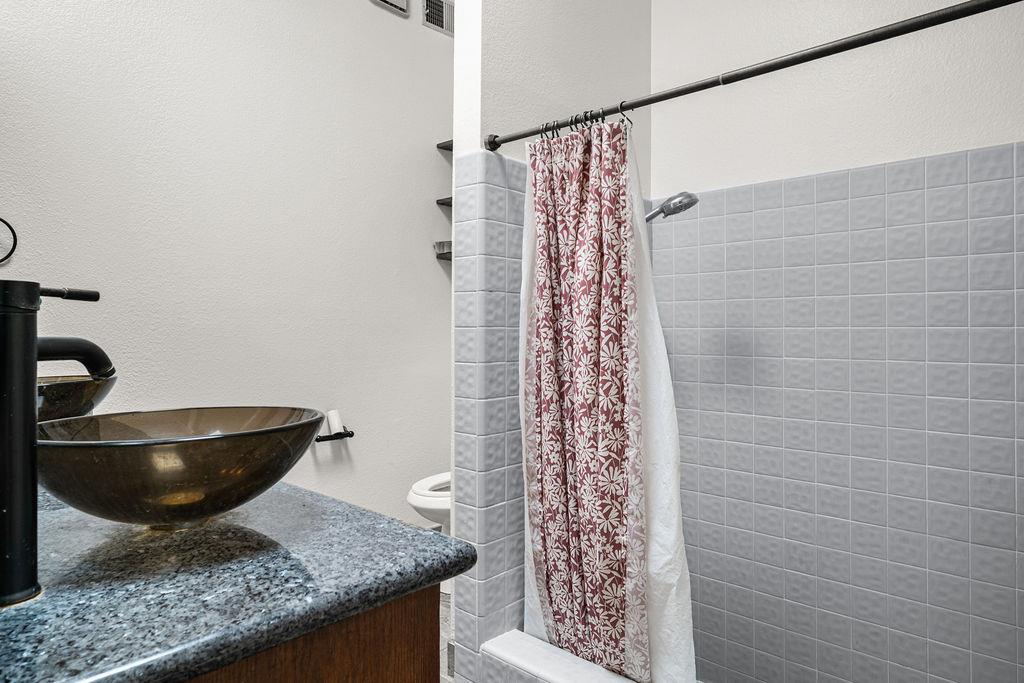 2253 Menlo Ave, Clovis, CA 93611