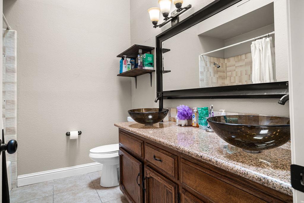 2253 Menlo Ave, Clovis, CA 93611