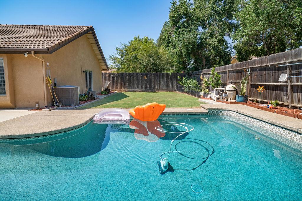 2253 Menlo Ave, Clovis, CA 93611