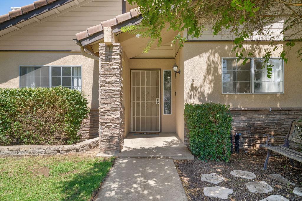 2253 Menlo Ave, Clovis, CA 93611