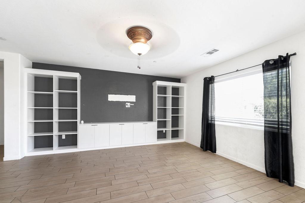2439 Madeline Dr, Hanford, CA 93230