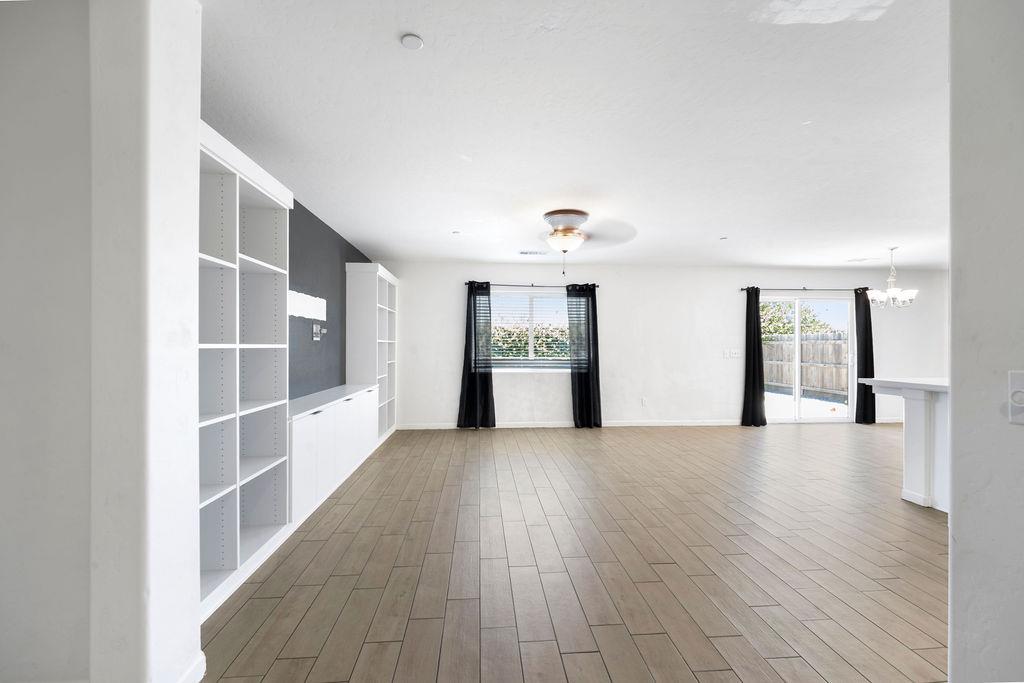 2439 Madeline Dr, Hanford, CA 93230