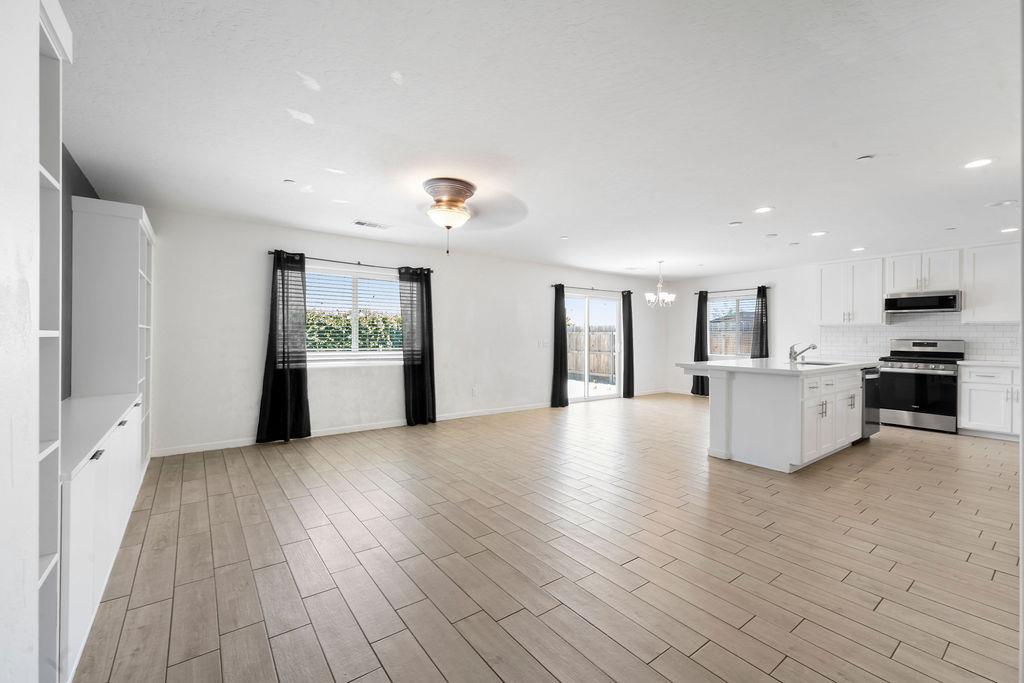 2439 Madeline Dr, Hanford, CA 93230