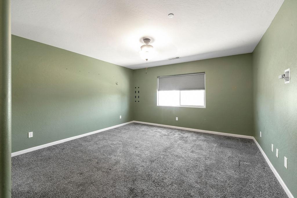 2439 Madeline Dr, Hanford, CA 93230