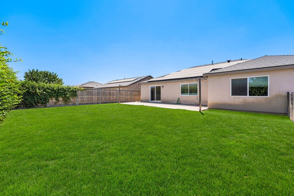2439 Madeline Dr, Hanford, CA 93230