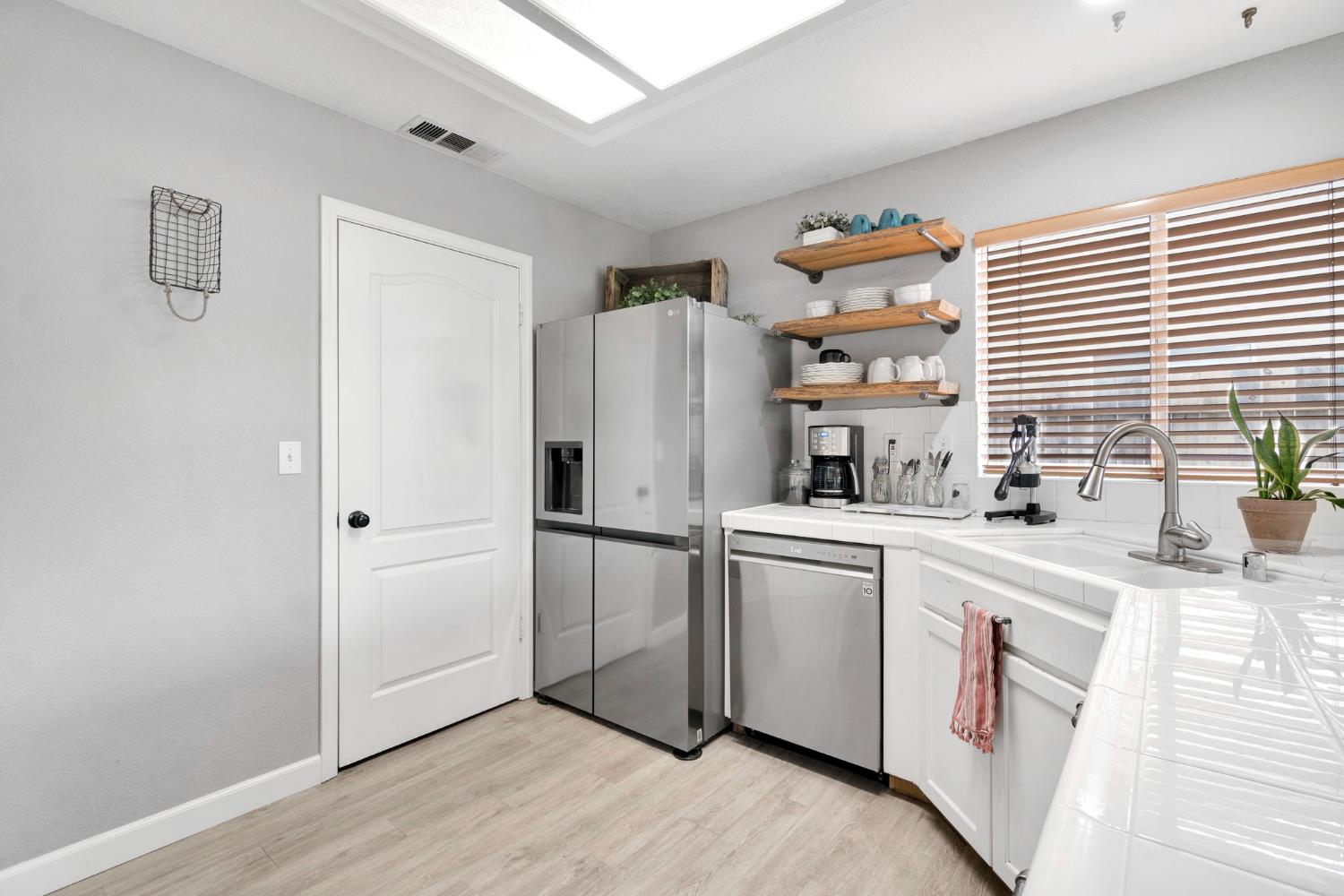2322 Magill Ave, Clovis, CA 93611