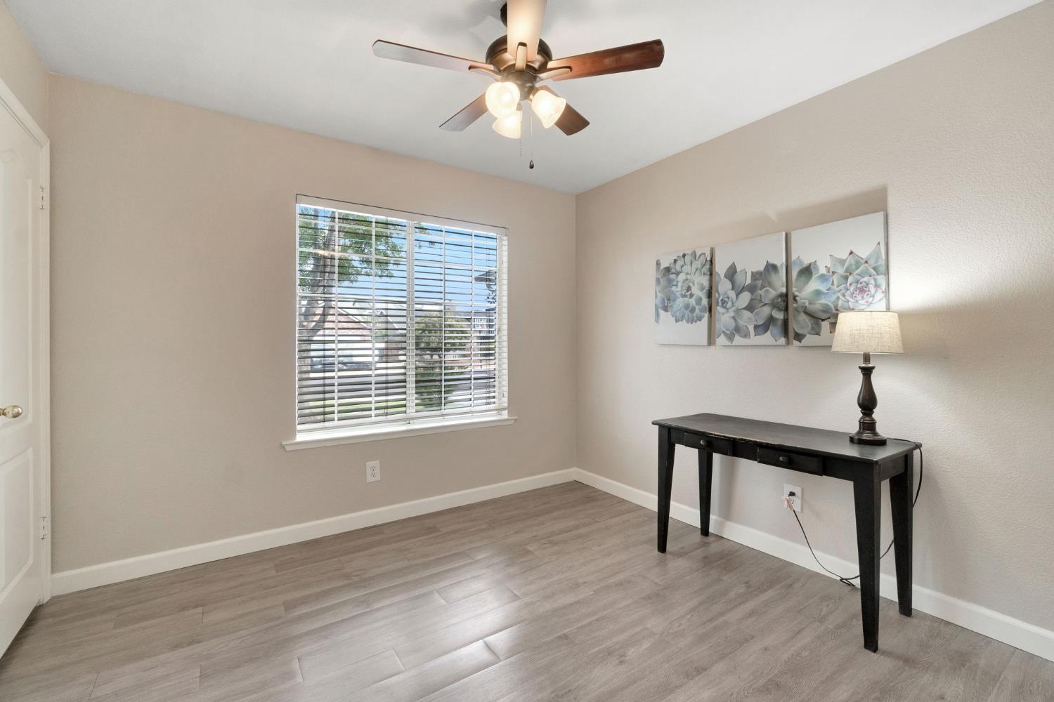 2322 Magill Ave, Clovis, CA 93611