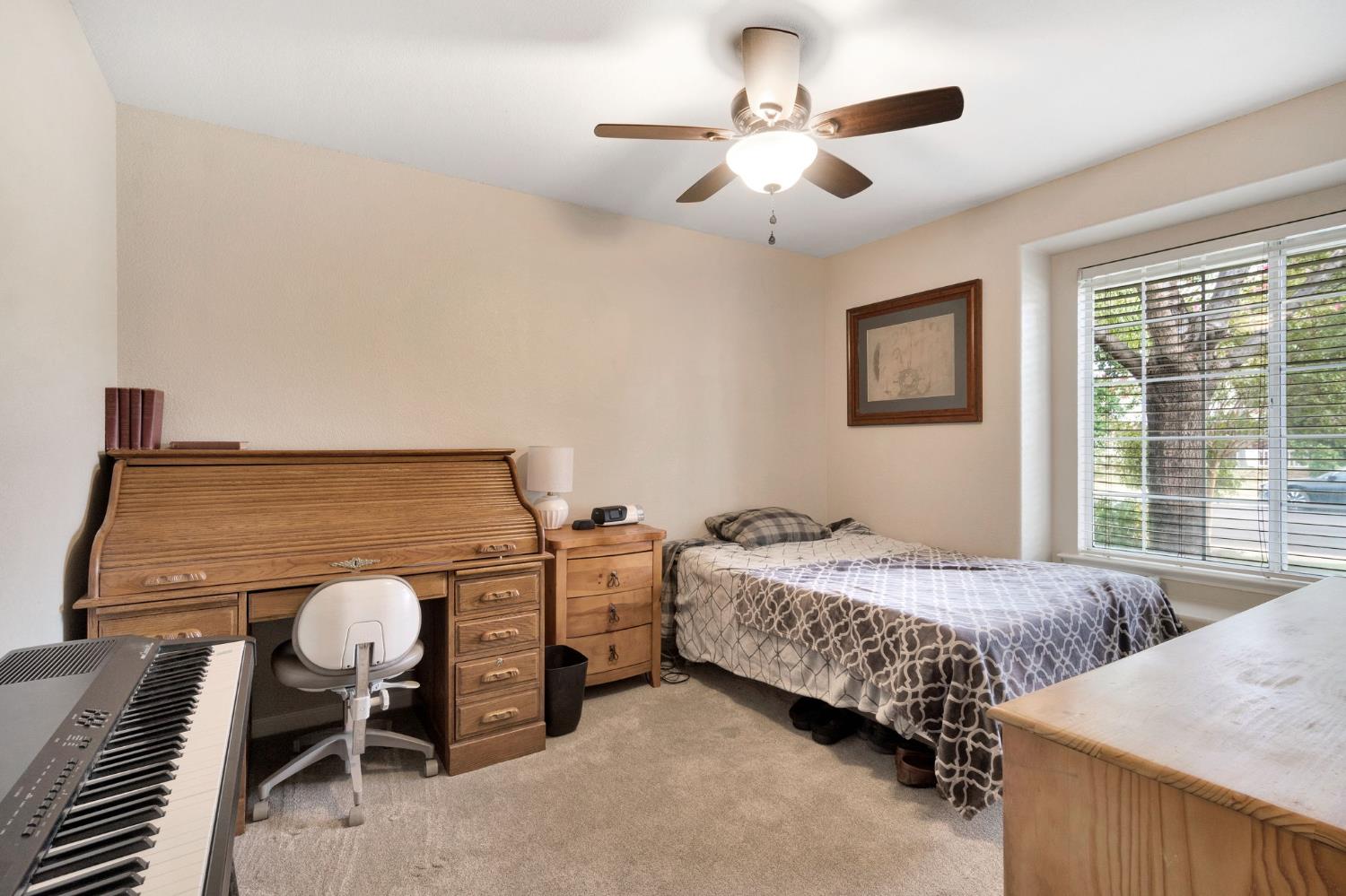 2322 Magill Ave, Clovis, CA 93611