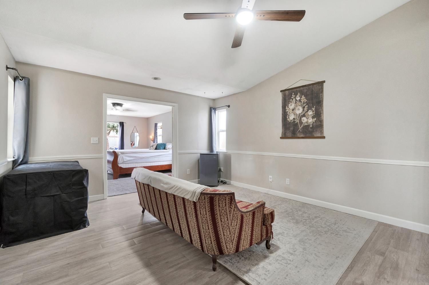 2322 Magill Ave, Clovis, CA 93611