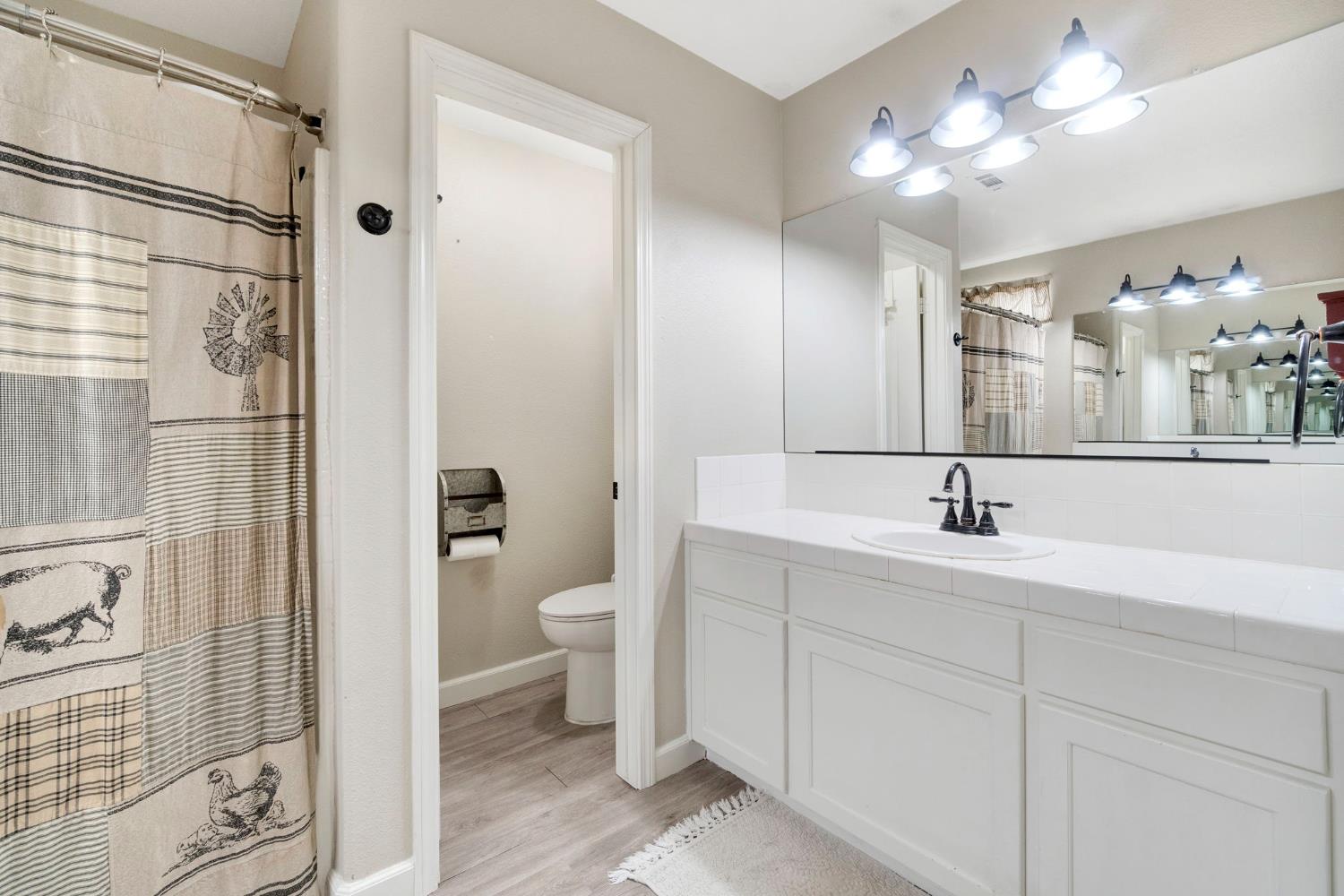 2322 Magill Ave, Clovis, CA 93611