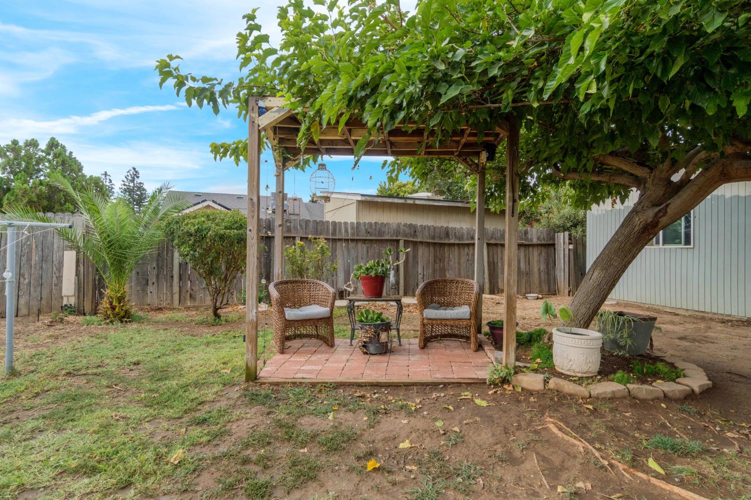 2322 Magill Ave, Clovis, CA 93611