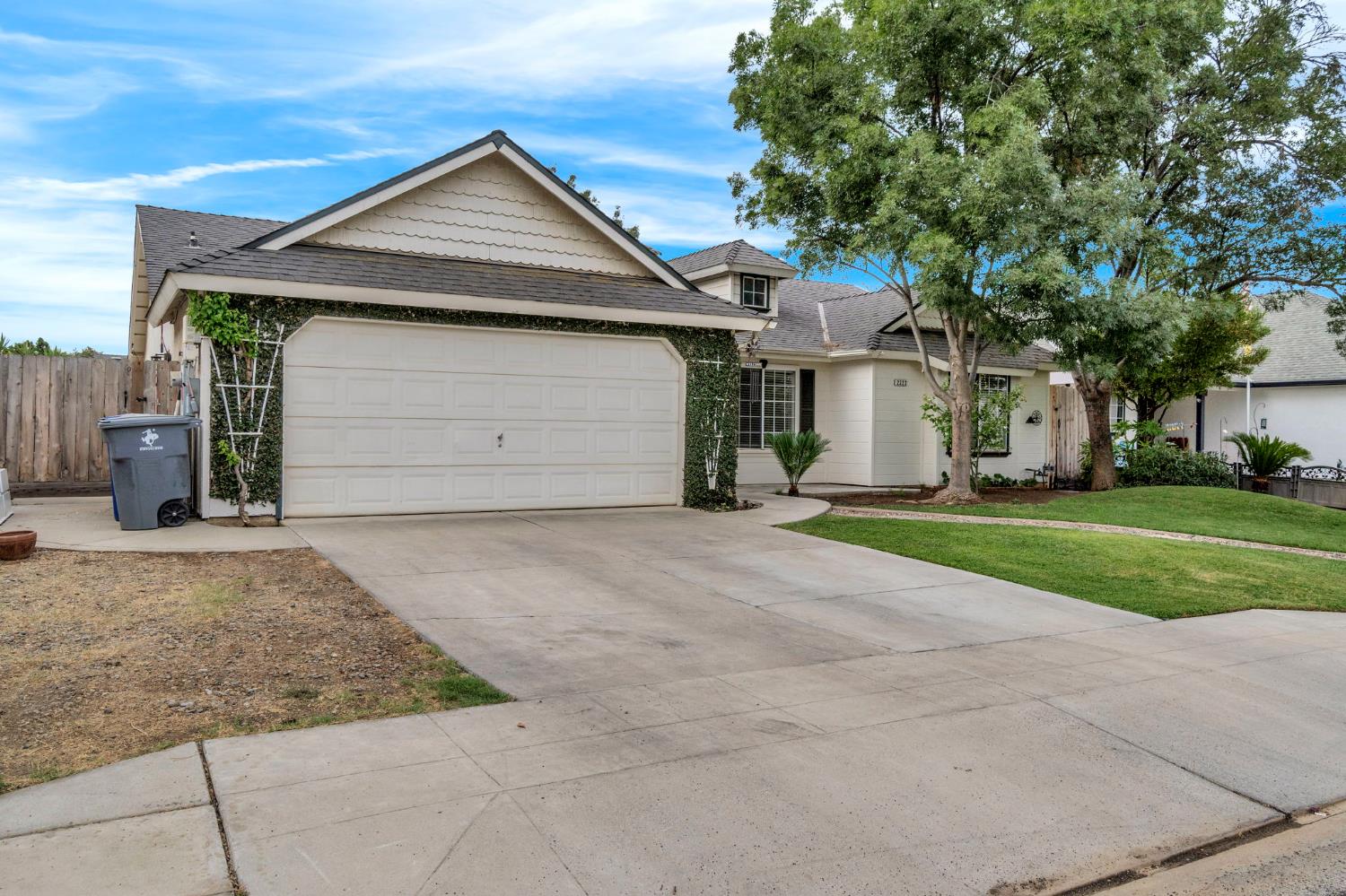 2322 Magill Ave, Clovis, CA 93611