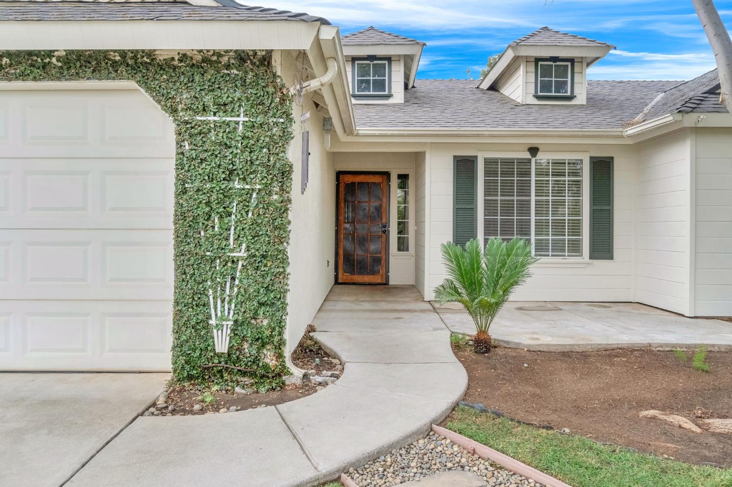 2322 Magill Ave, Clovis, CA 93611