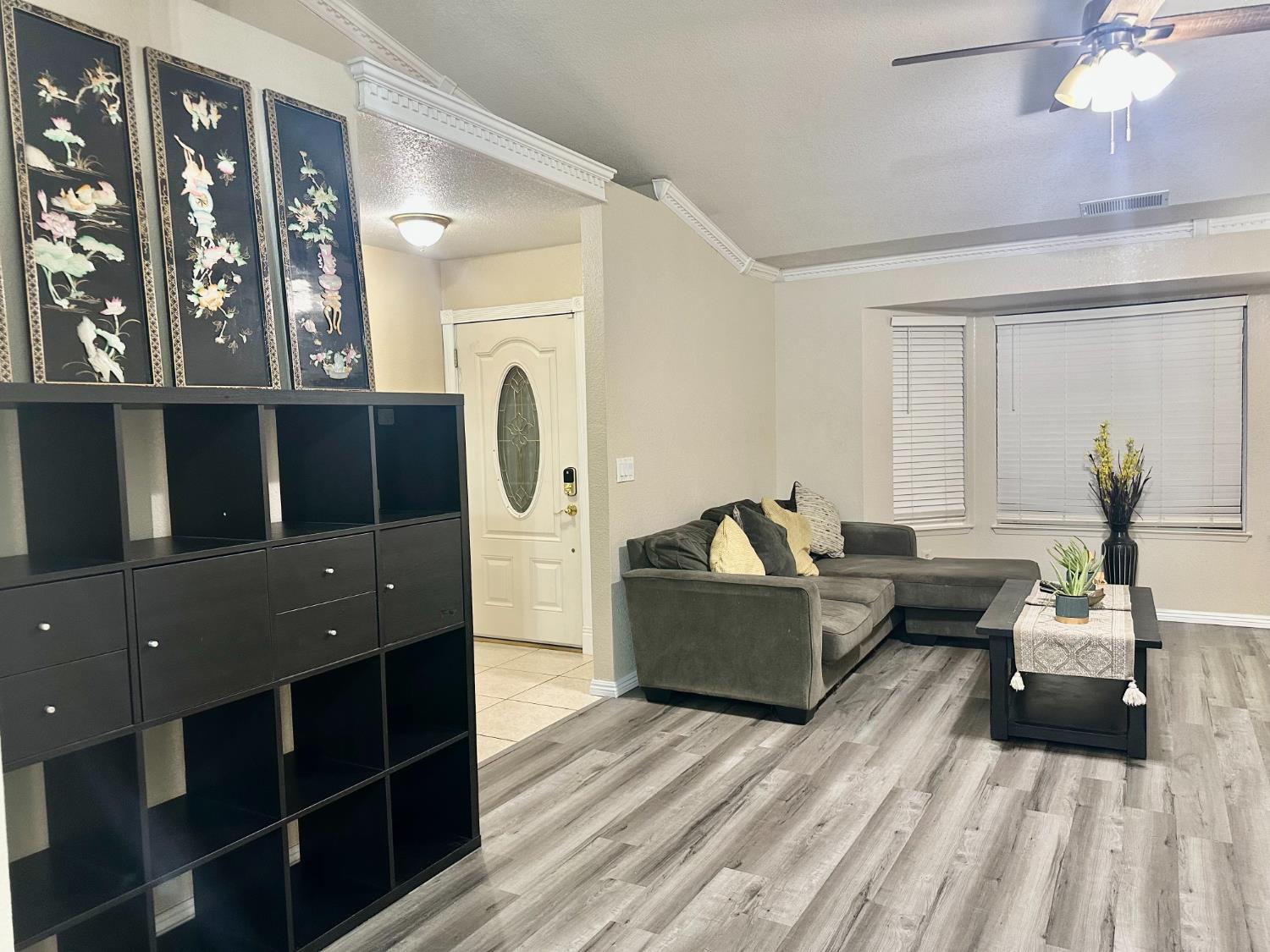1183 W Glenn Ct, Porterville, CA 93257