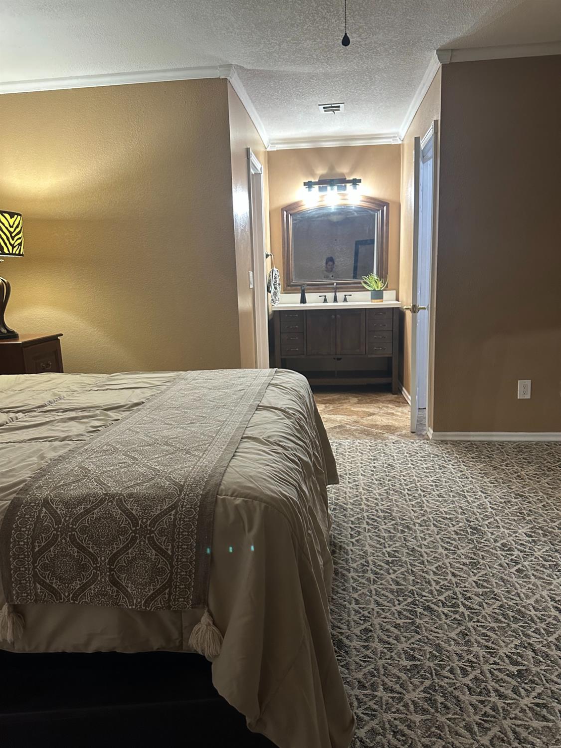 1183 W Glenn Ct, Porterville, CA 93257