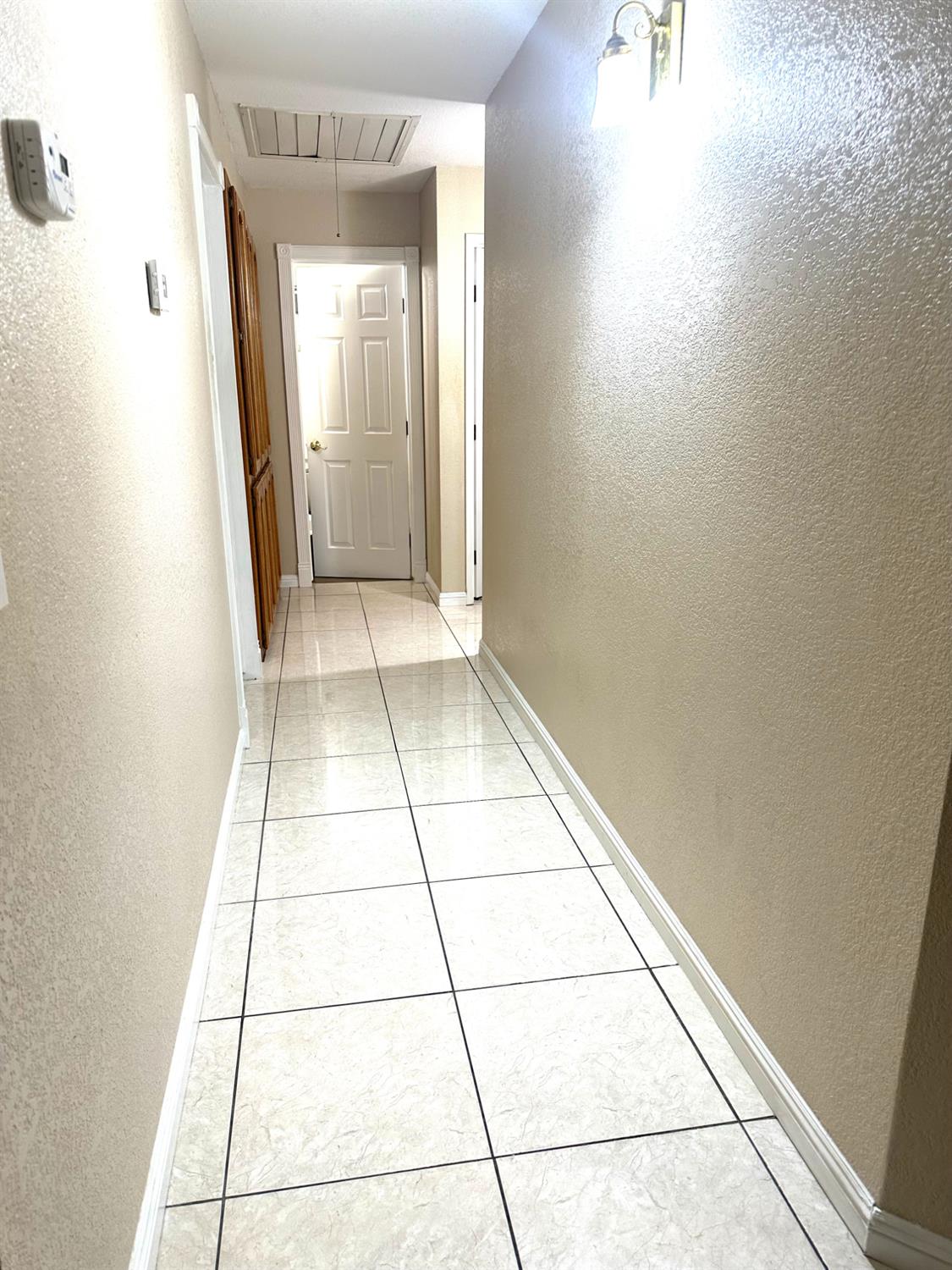 1183 W Glenn Ct, Porterville, CA 93257