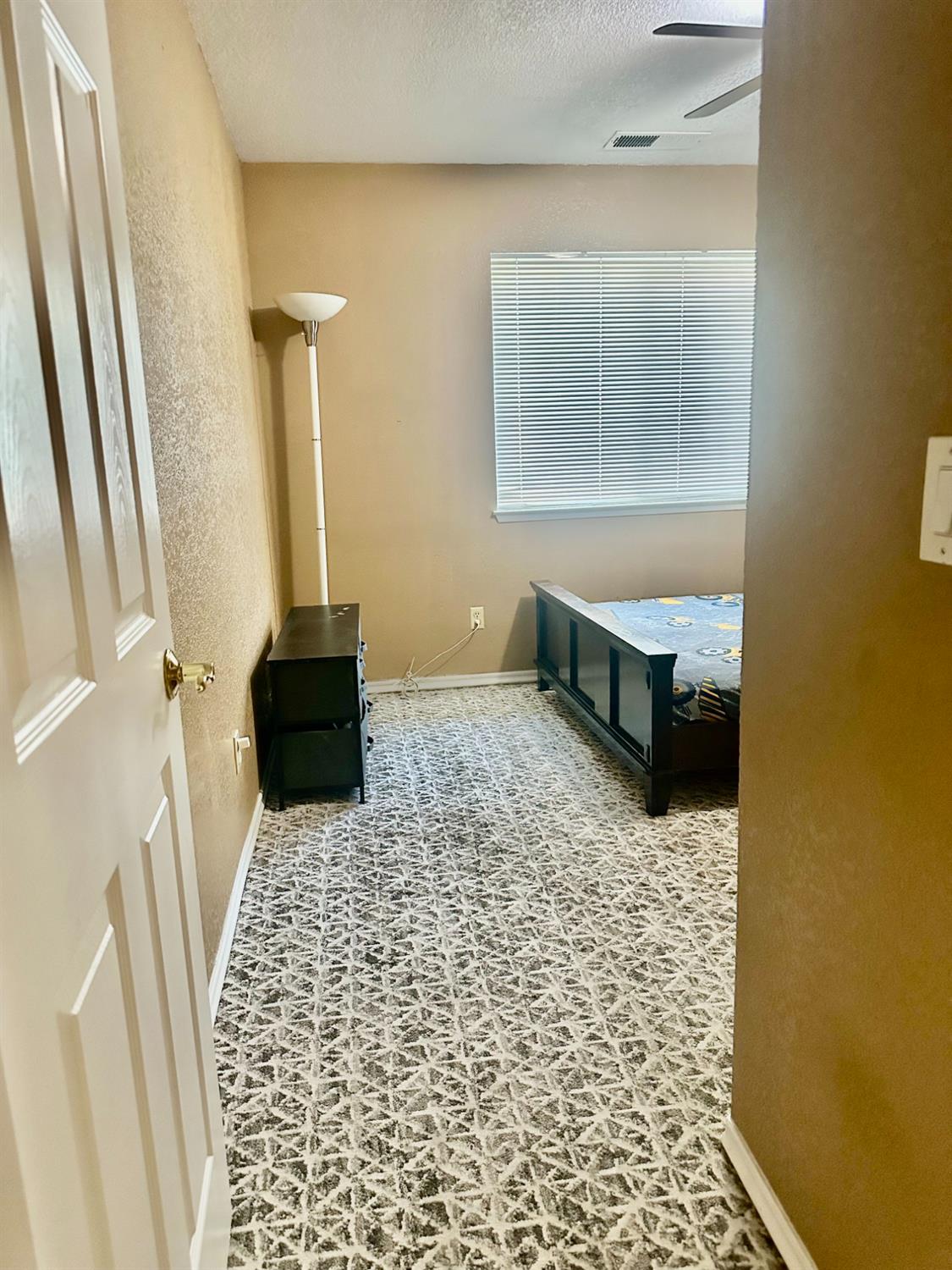 1183 W Glenn Ct, Porterville, CA 93257