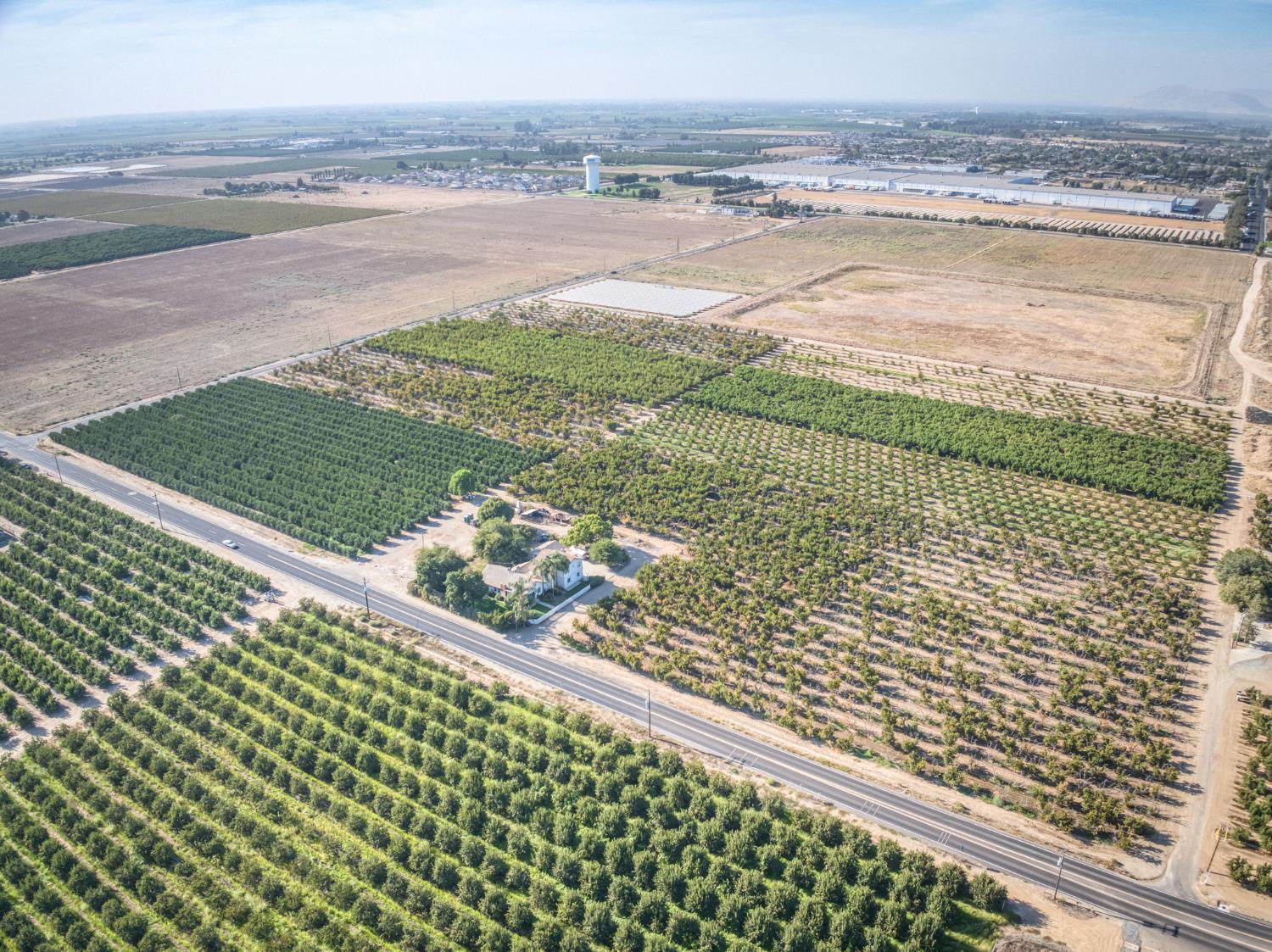 7522 Avenue 408, Dinuba, CA 93618