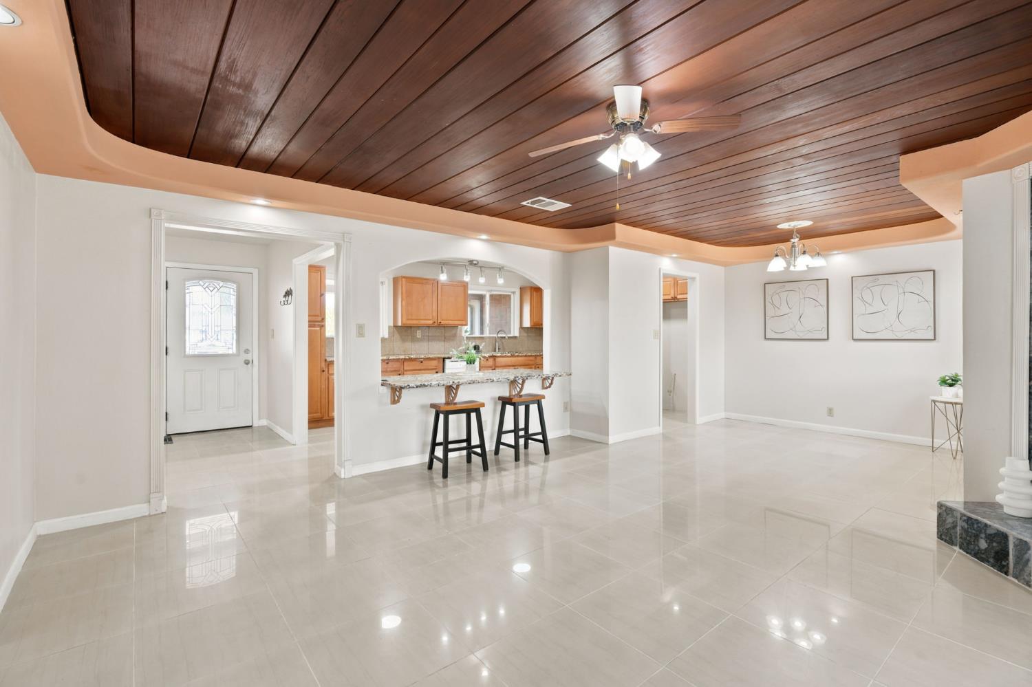 4728 E Clinton Ave, Fresno, CA 93703